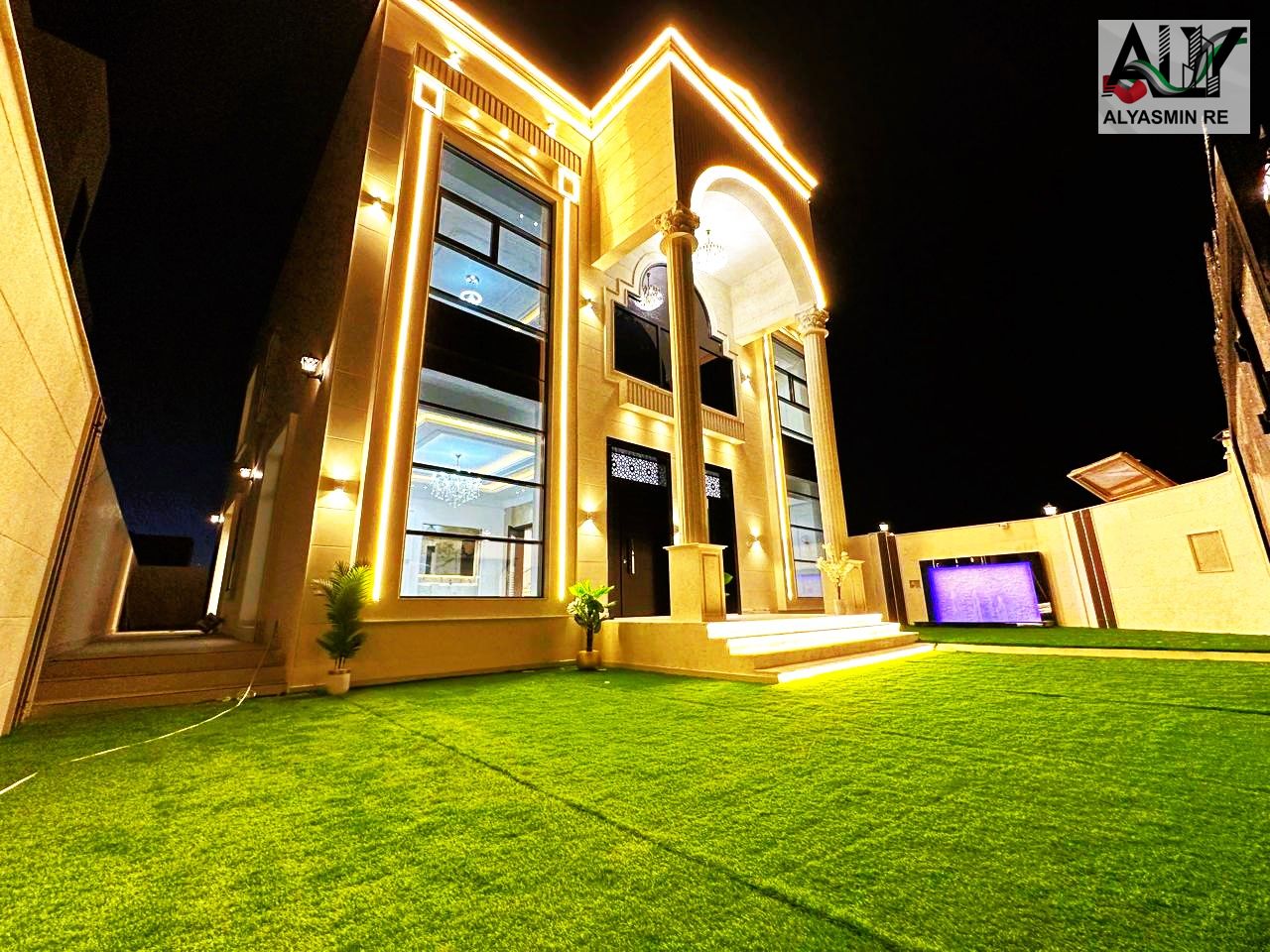 Own a villa with no registration fees and own a small palace with a very large area, 5 master bedrooms with closets, ground floor + first floor + roof