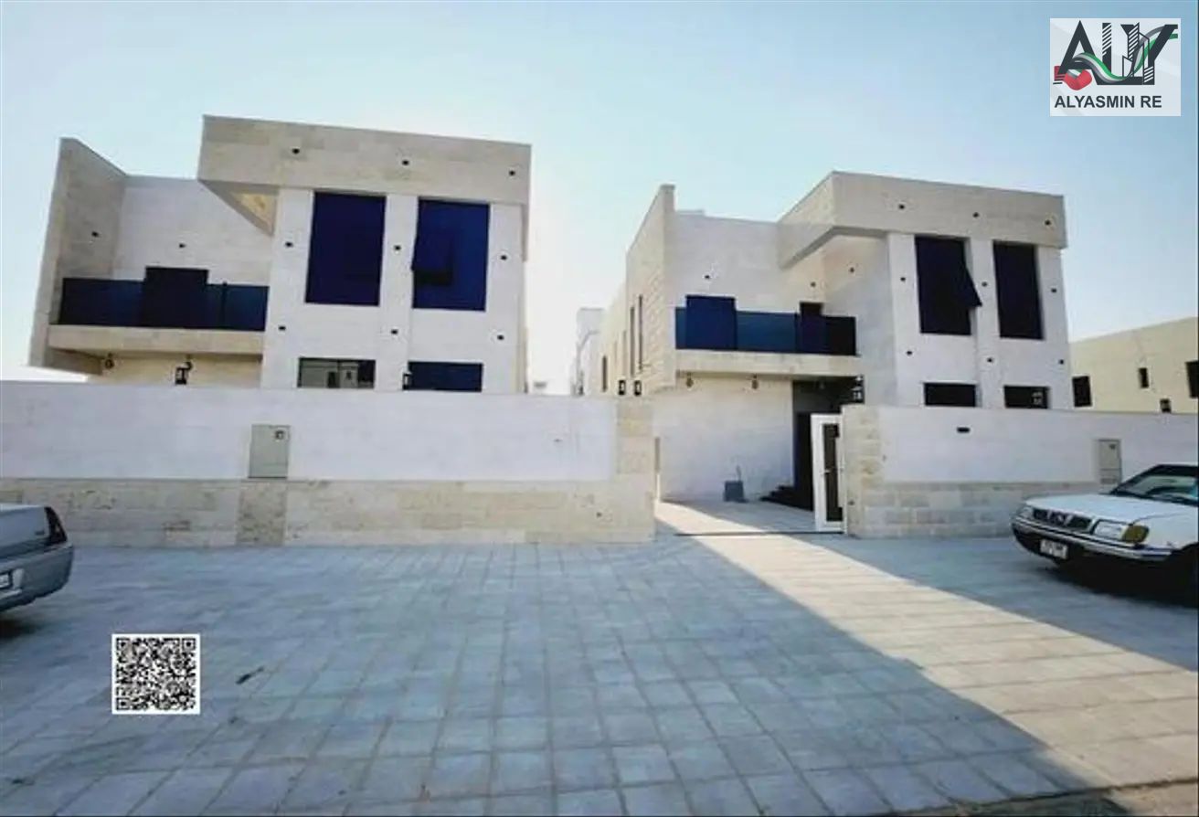 For sale, a modern villa, super deluxe finishing, excellent location on a main street, 5 master rooms