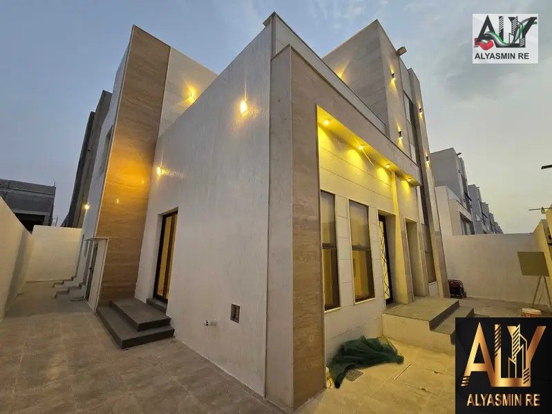 Own a villa without registration, 4 bedrooms, with heritage, one minute from Sheikh Mohammed Bin Zayed Road, price negotiable.