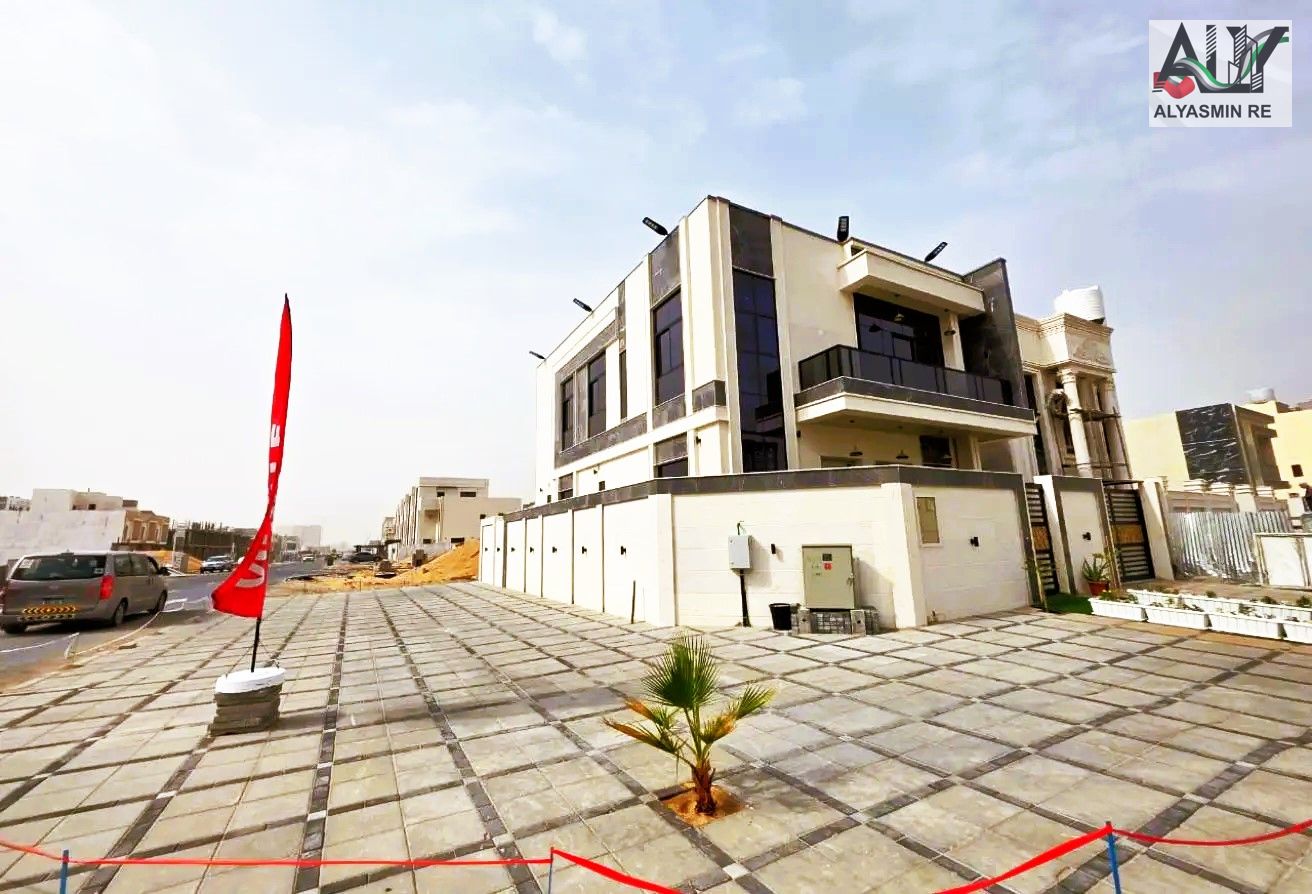 Own a fully furnished villa (electricity, water, air conditioning, and registration fees) on a corner lot on a main street, surrounded by all services