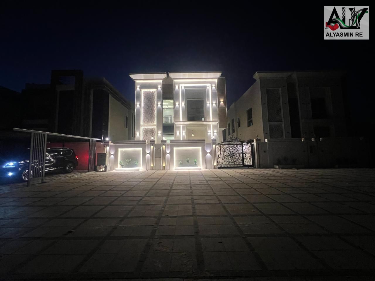 A villa with fantastic specifications, 5 master bedrooms, including registration and ownership fees