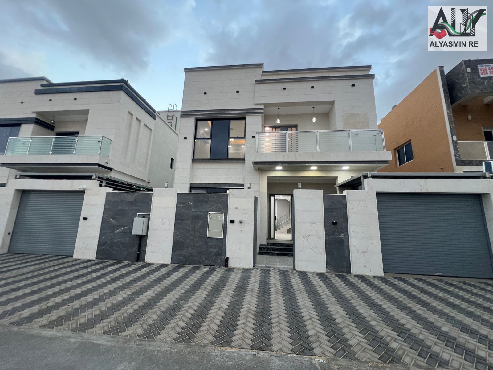 5 master bedroom villa for rent in Al Yasmin area at a special price