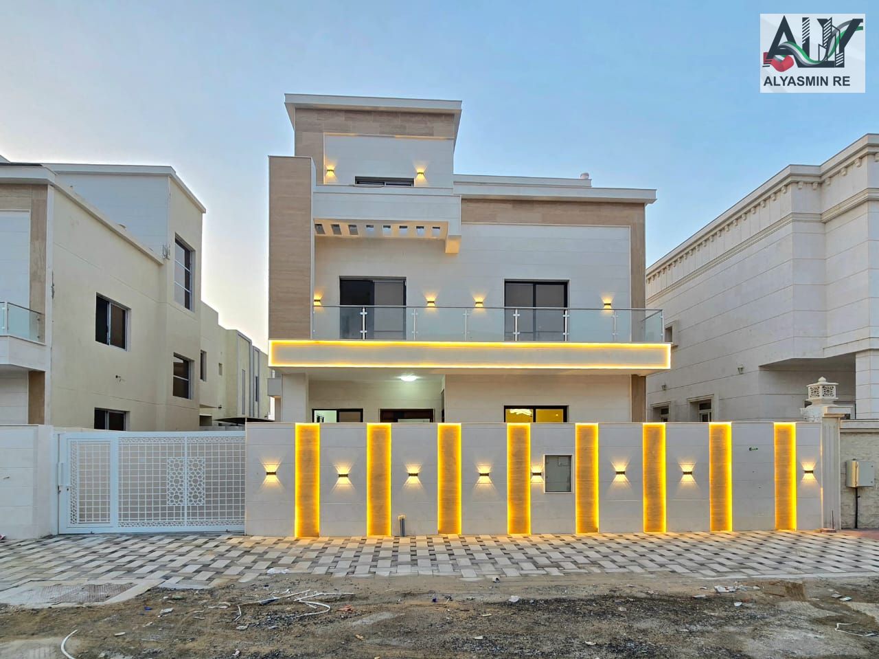 5 master bedroom villa for rent in Al Yasmin area at a special price