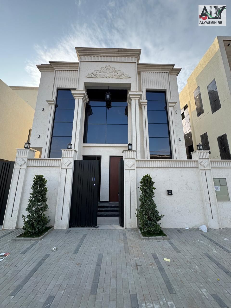Villa in Ajman at a bargain price, all fees included. Excellent location. Freehold ownership for life for all nationalities with bank financing availa