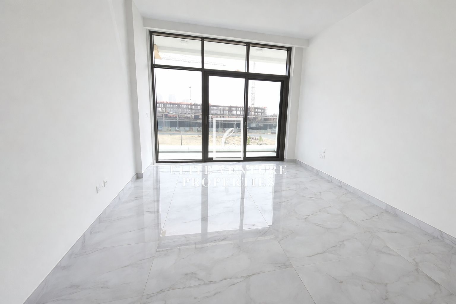 MODERN-STUDIO | PRIME LOCATION | SPACIOUS