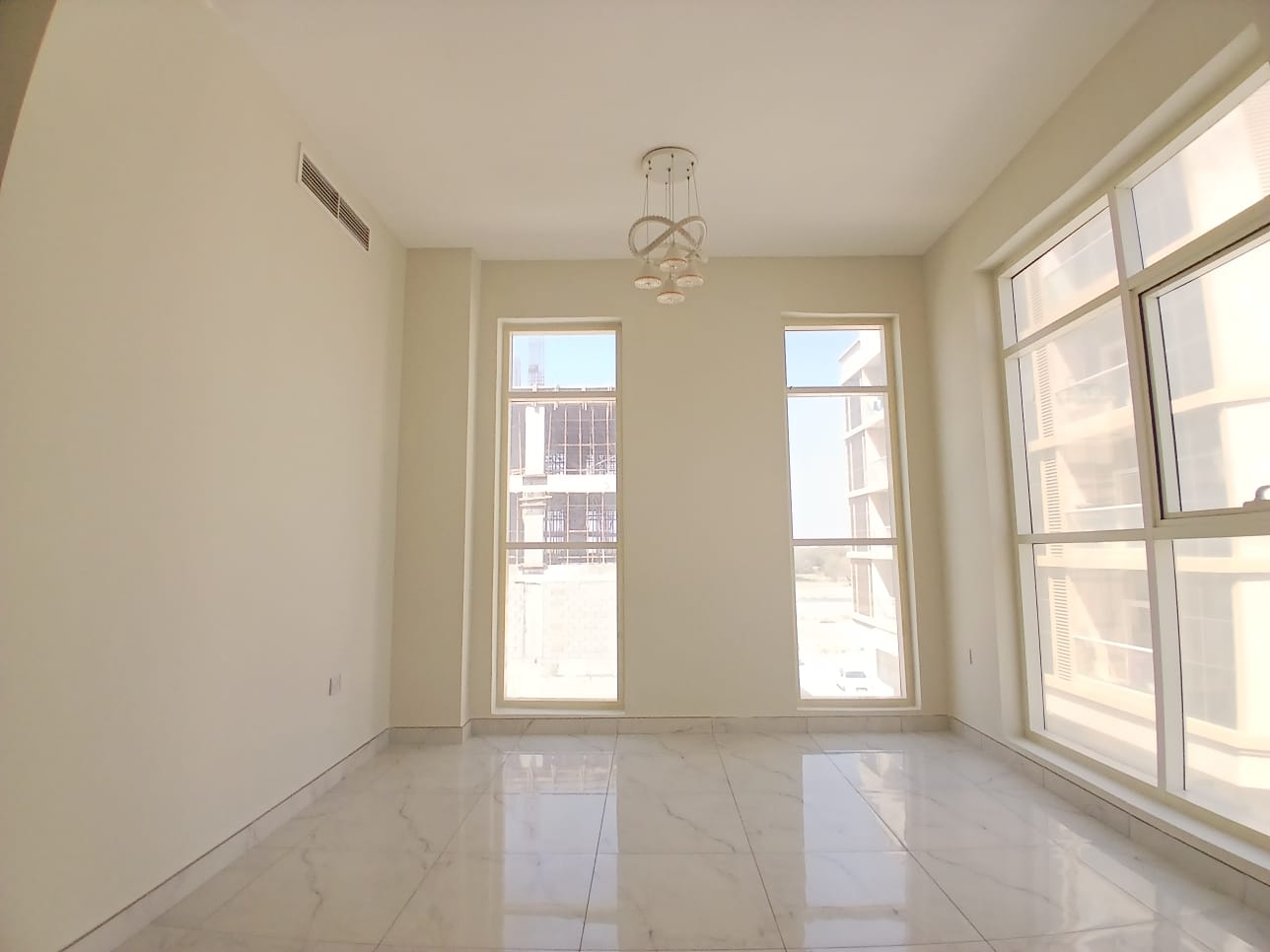 Like brand new flyt available in al jada out side prim location