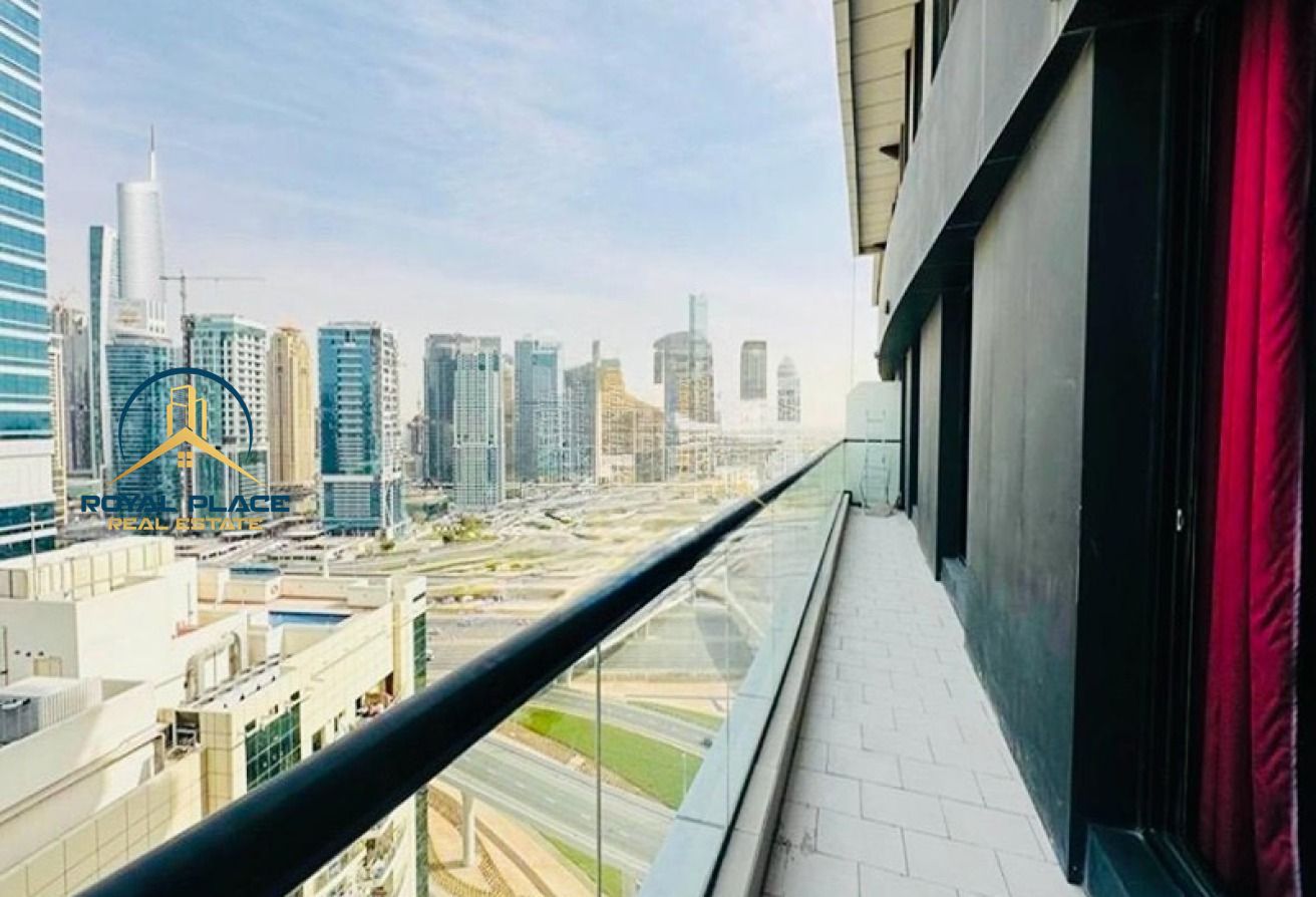 FULLY FURNISHED | HIGH FLOOR | VACANT