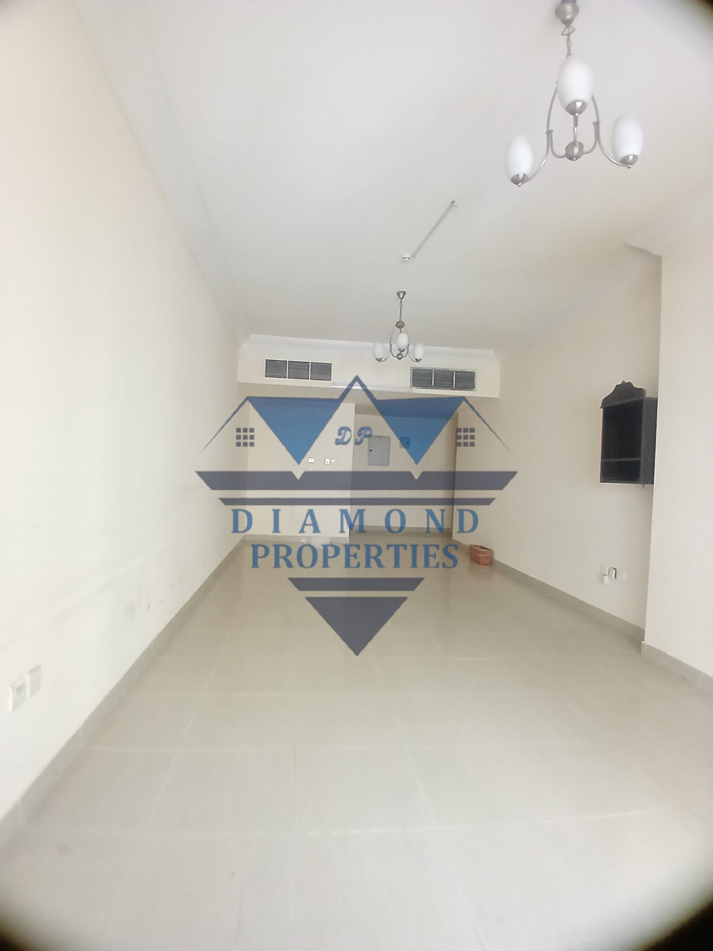 Very spacious flat with central Ac balcony 2 bathrooms in very good location