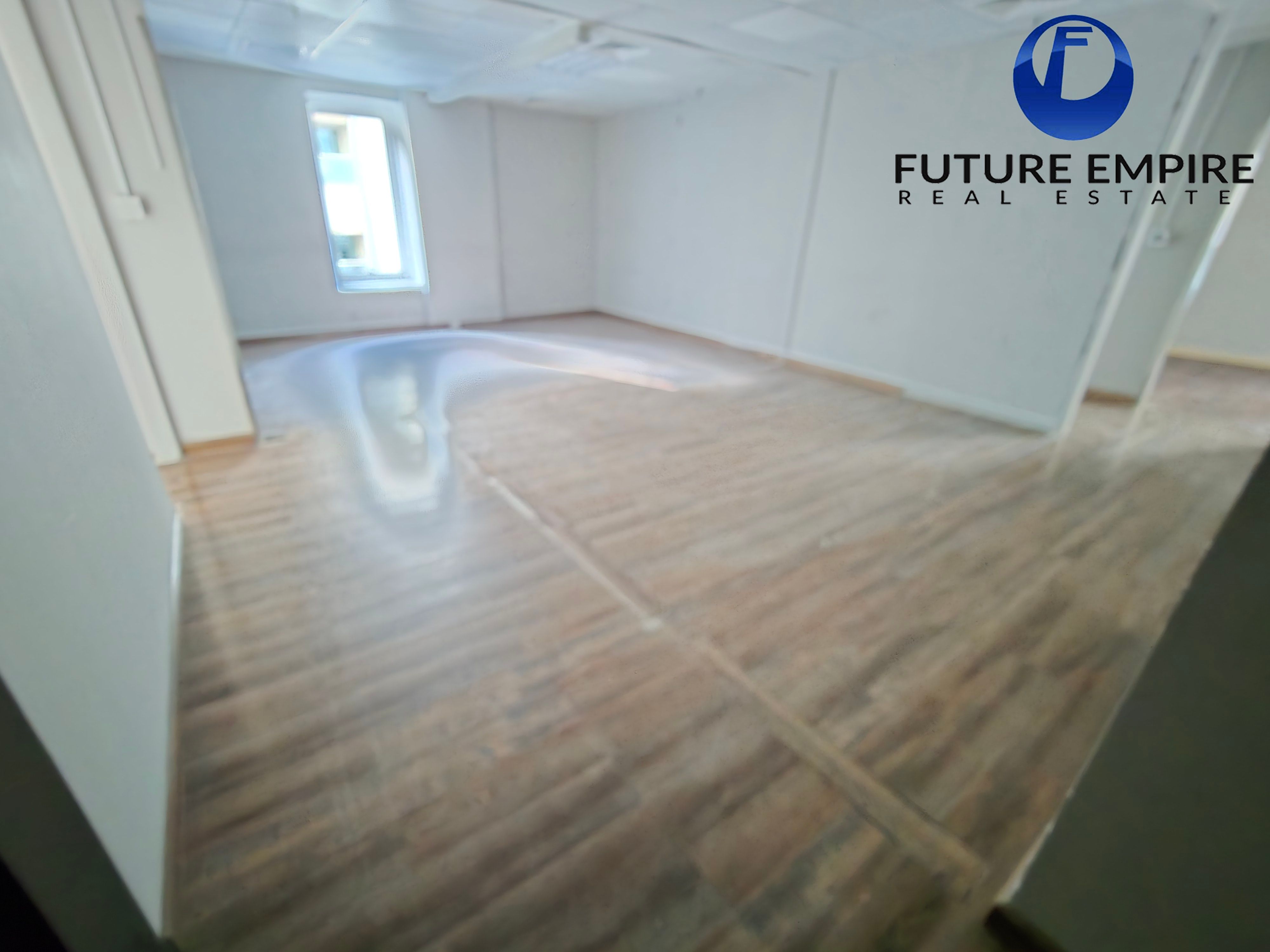 Front Of Metro ! Fitted Office | Prime Location