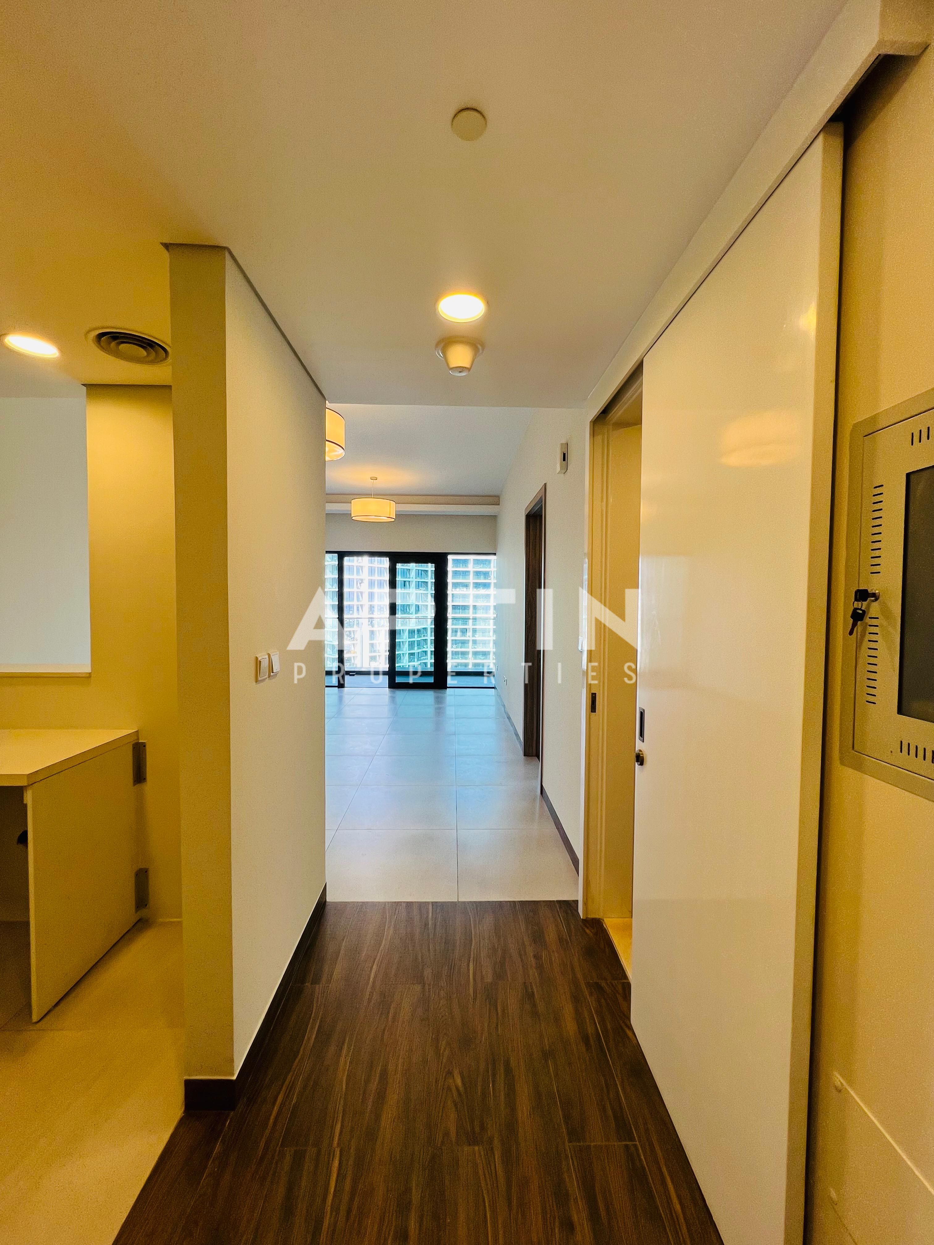 Unfurnished 1 Bedroom Apartment | Burj Khalifa View | Spacious Balcony | Prime Business Bay Location