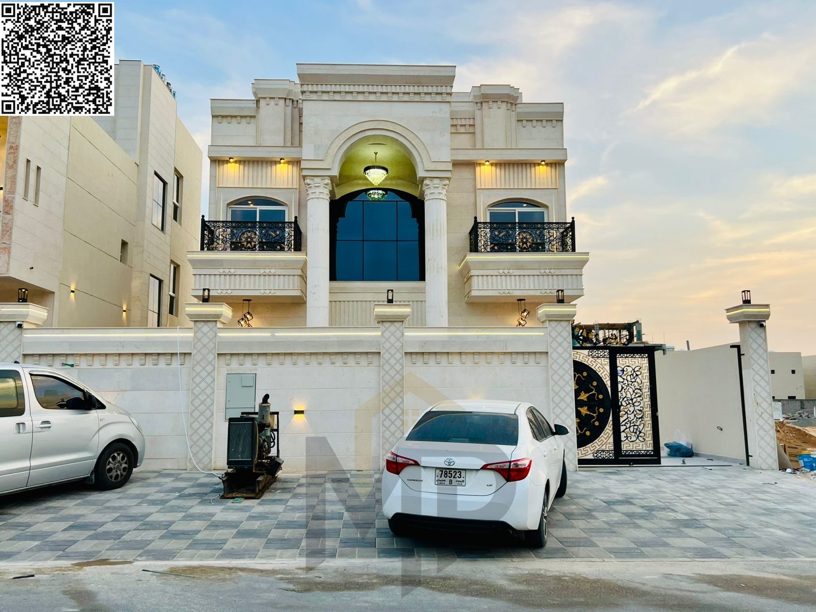 Villa for sale at a very attractive price, near the mosque, including registration and ownership fees. Freehold ownership for all nationalities.