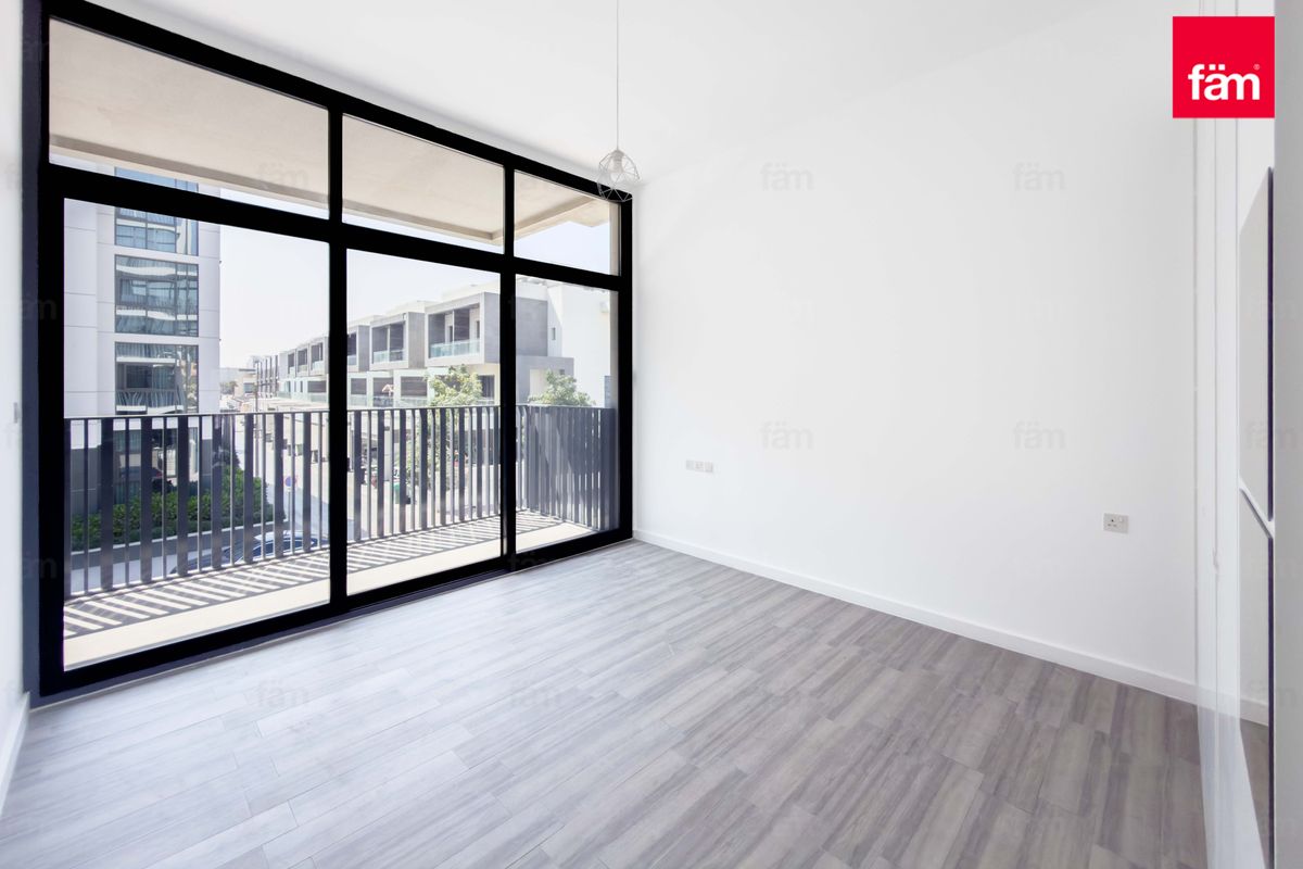 Vacant | Unfurnished | Duplex | Maid Room
