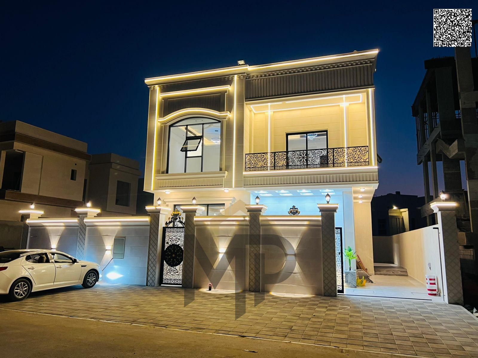 Luxury villa in Al-Haliyo, two floors + roof, with hotel-style finishes, freehold ownership for all nationalities, no maintenance fees, affordable mon