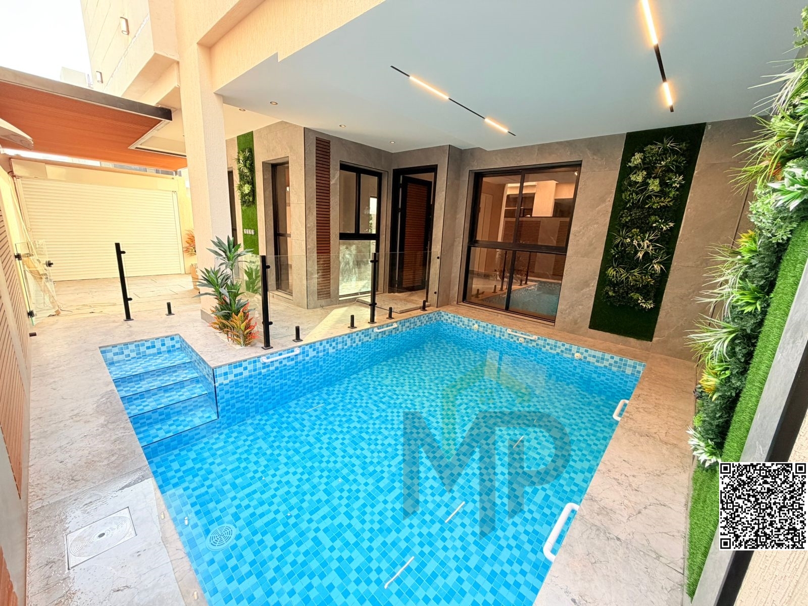 Villa for sale in Ajman at a bargain price, including electricity, water, and air conditioning. Excellent location. Freehold ownership for life.