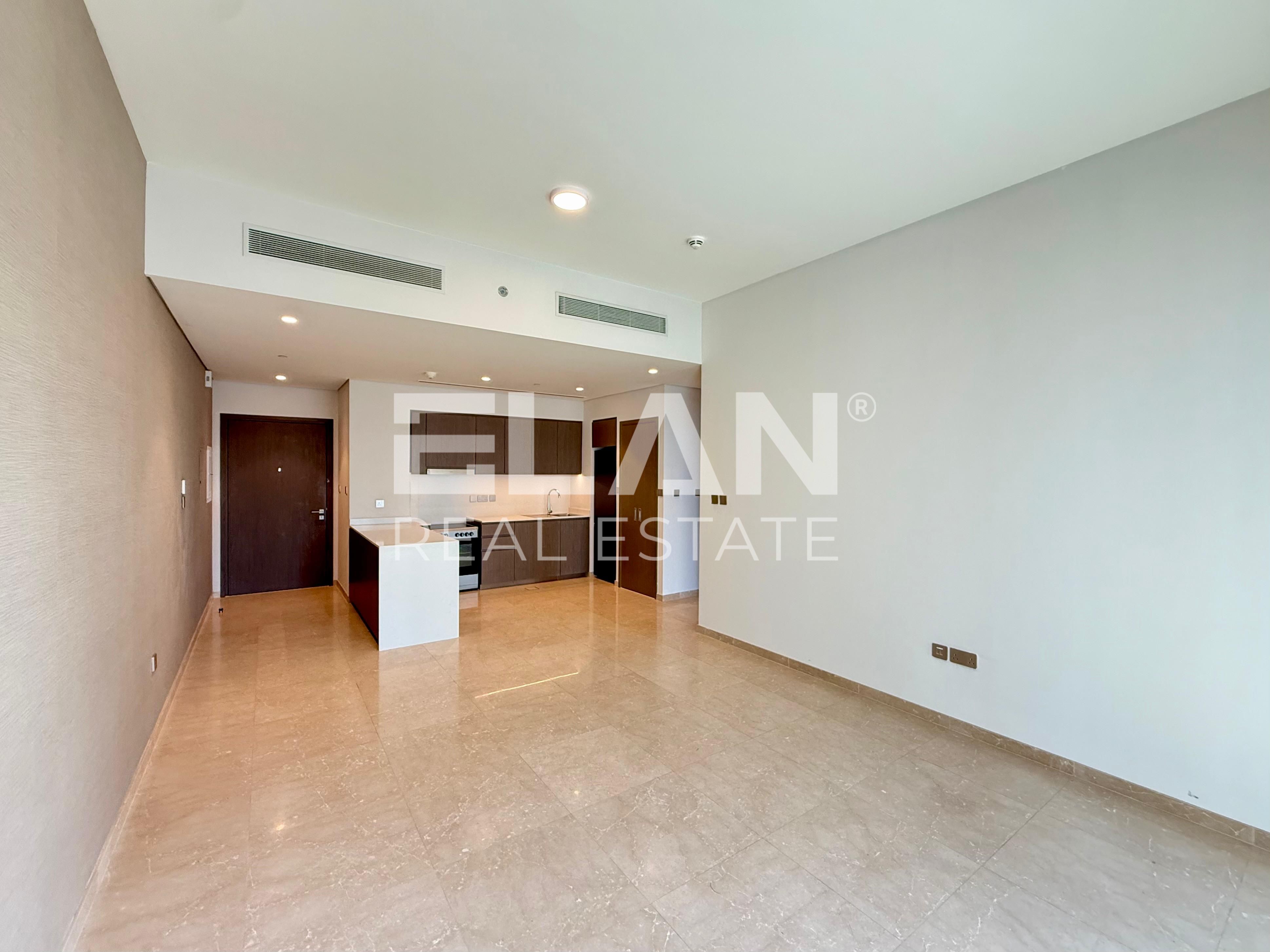Prime Location | Bight Unit | Chiller Free
