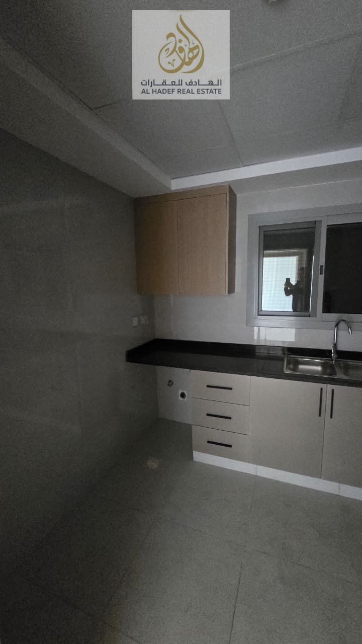 or Annual Rent in Ajman – Al Rawda 2 A great residential opportunity in a prime and lively location. Spacious one-bedroom apartment with a very large