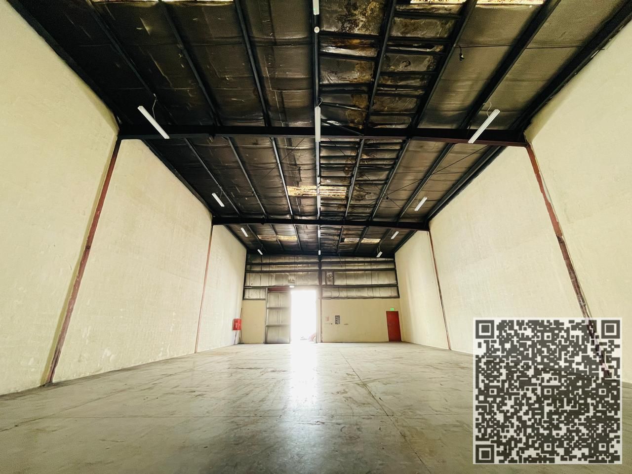 WAREHOUSE FOR RENT IN INDUSTERIAL AREA 18 SHARJAH FOR STORAGE AVAILBLE .