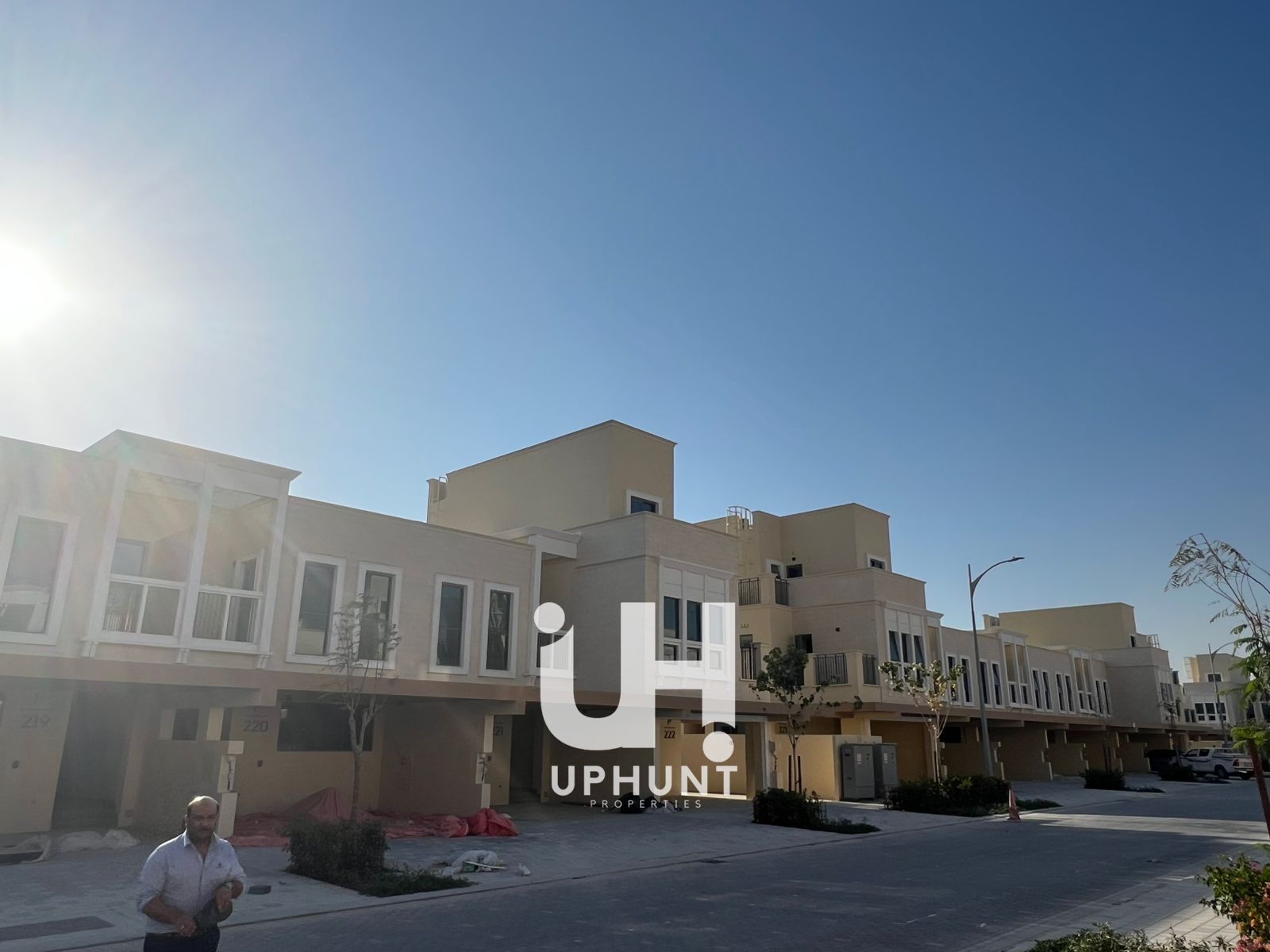 SINGLE ROW | CORNER UNIT | BIG PLOT SIZE | MORTGAGE POSSIBLE | NO AGENT PLZ