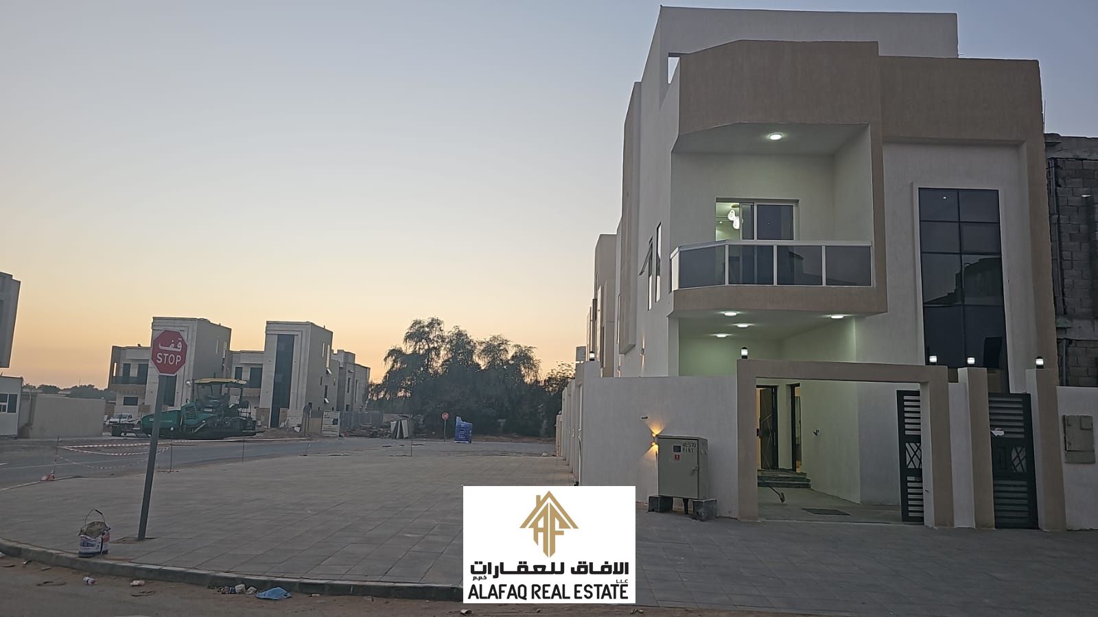 Corner villa for sale in Al Helio, Ajman with a large setback, 4 bedrooms, maid’s room, 2 rooftops, including electricity, water, and registration fee