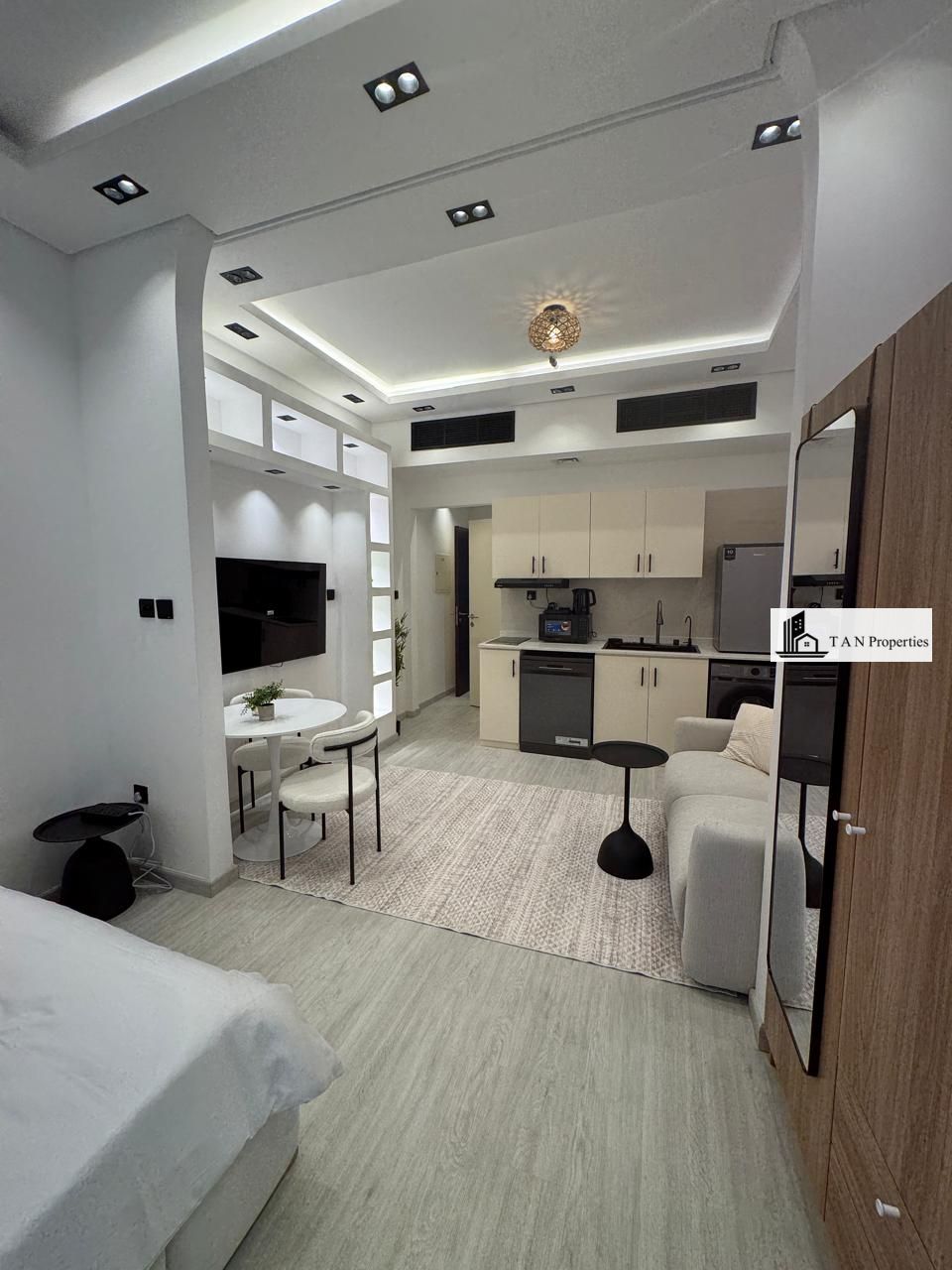 Newly Renovated | 12 Cheques Flexible | Ready to Move