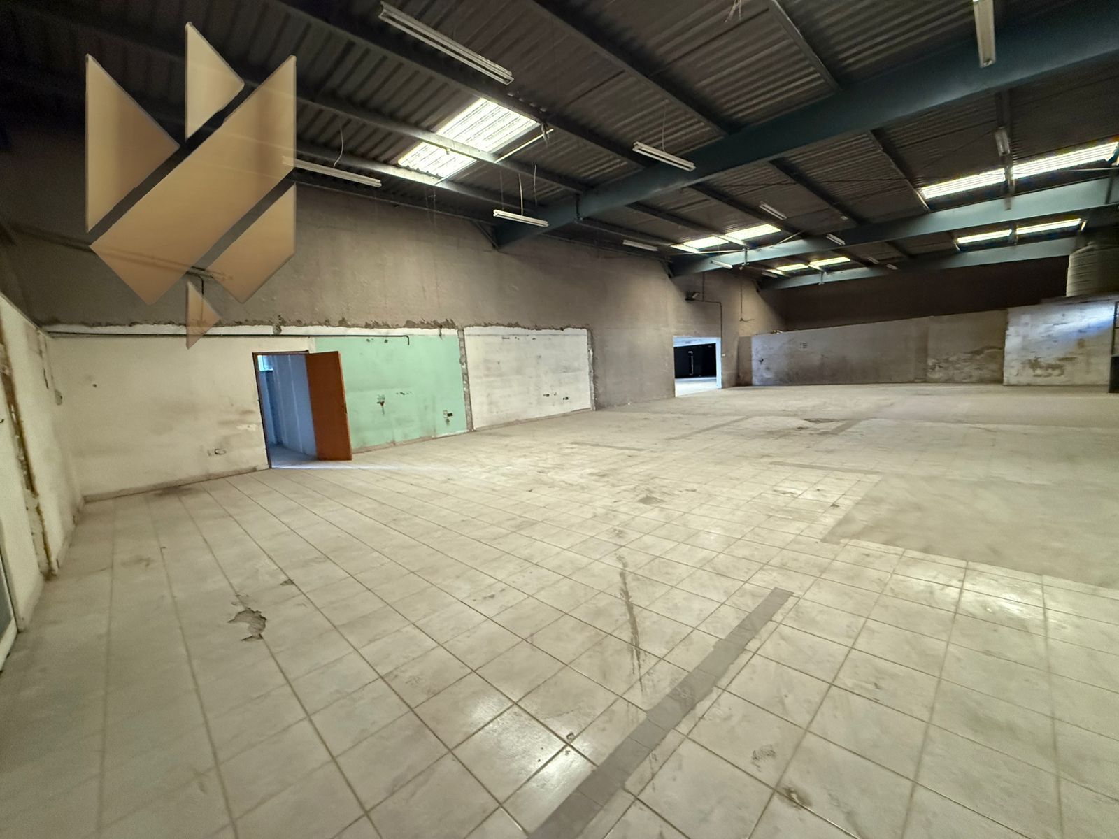 For rent – Warehouse in Industrial Area 10 | Strategic and active location | Main street | Spacious area | High electricity capacity | Modern design |