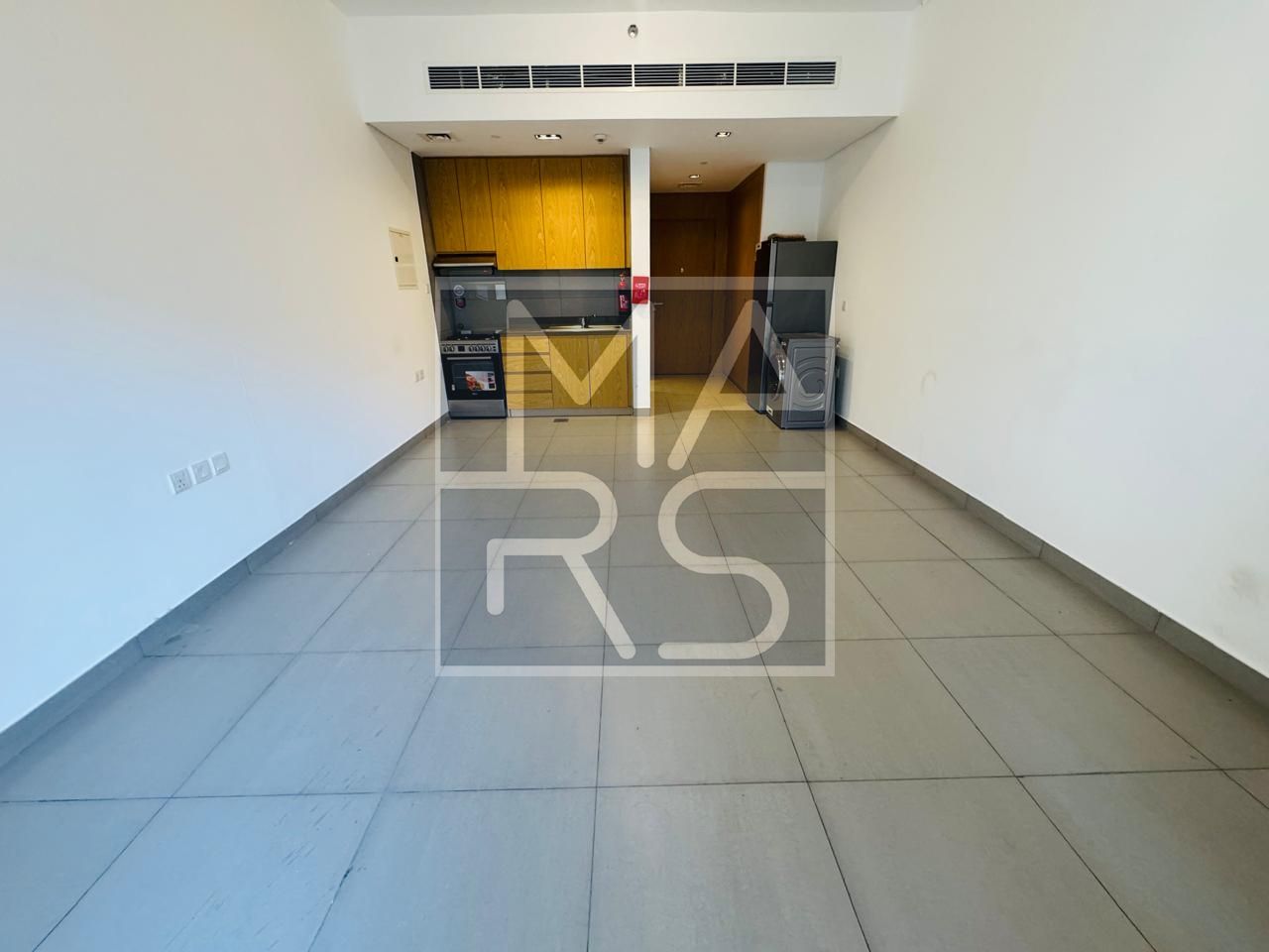 Luxury Studio apartment with balcony available for Rent:40k