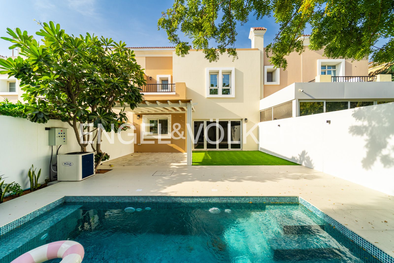 Beautifully Upgraded | Vacant | Private Location