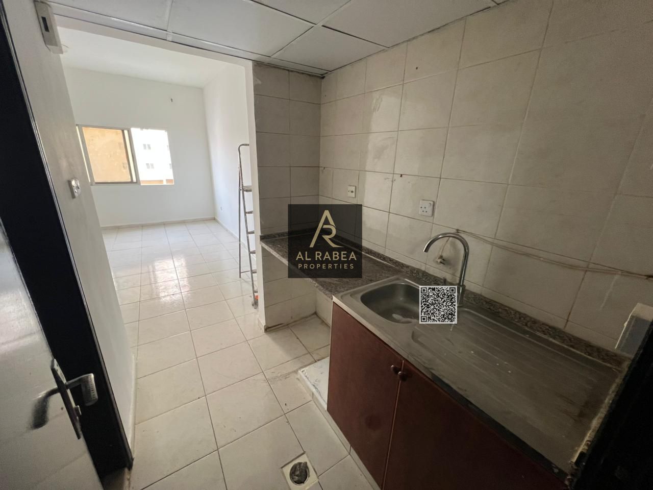 PRIME LOCATIOM | NEAR NESTO WITH CABINETS | GREAT OPPORTUNITY