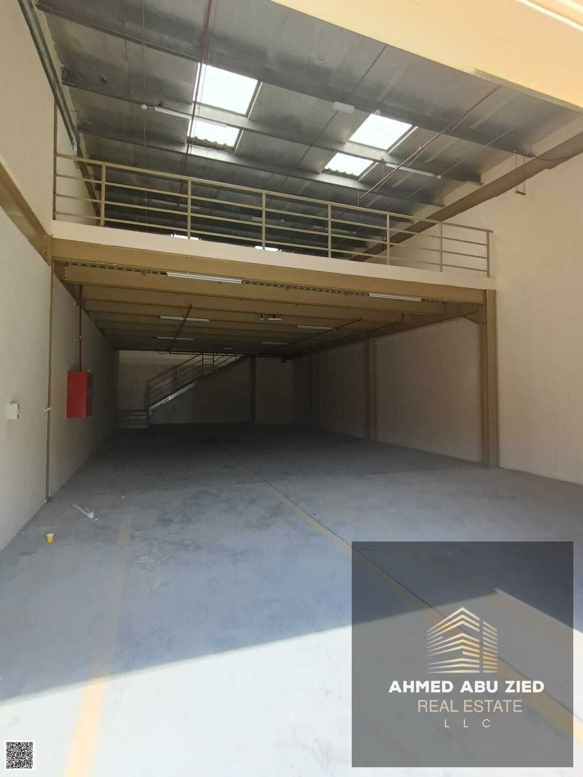 Warehouse for rent in Ajman, large space, high ceilings, strategic location, security, good ventilation, near industrial areas, ideal for businesses.