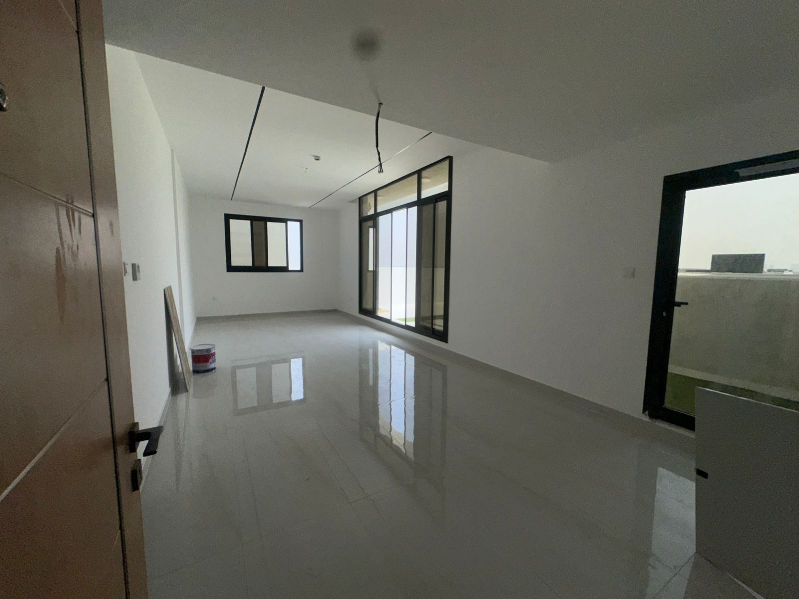 3 Bedroom Apartment with Large Private Roof – Brand New