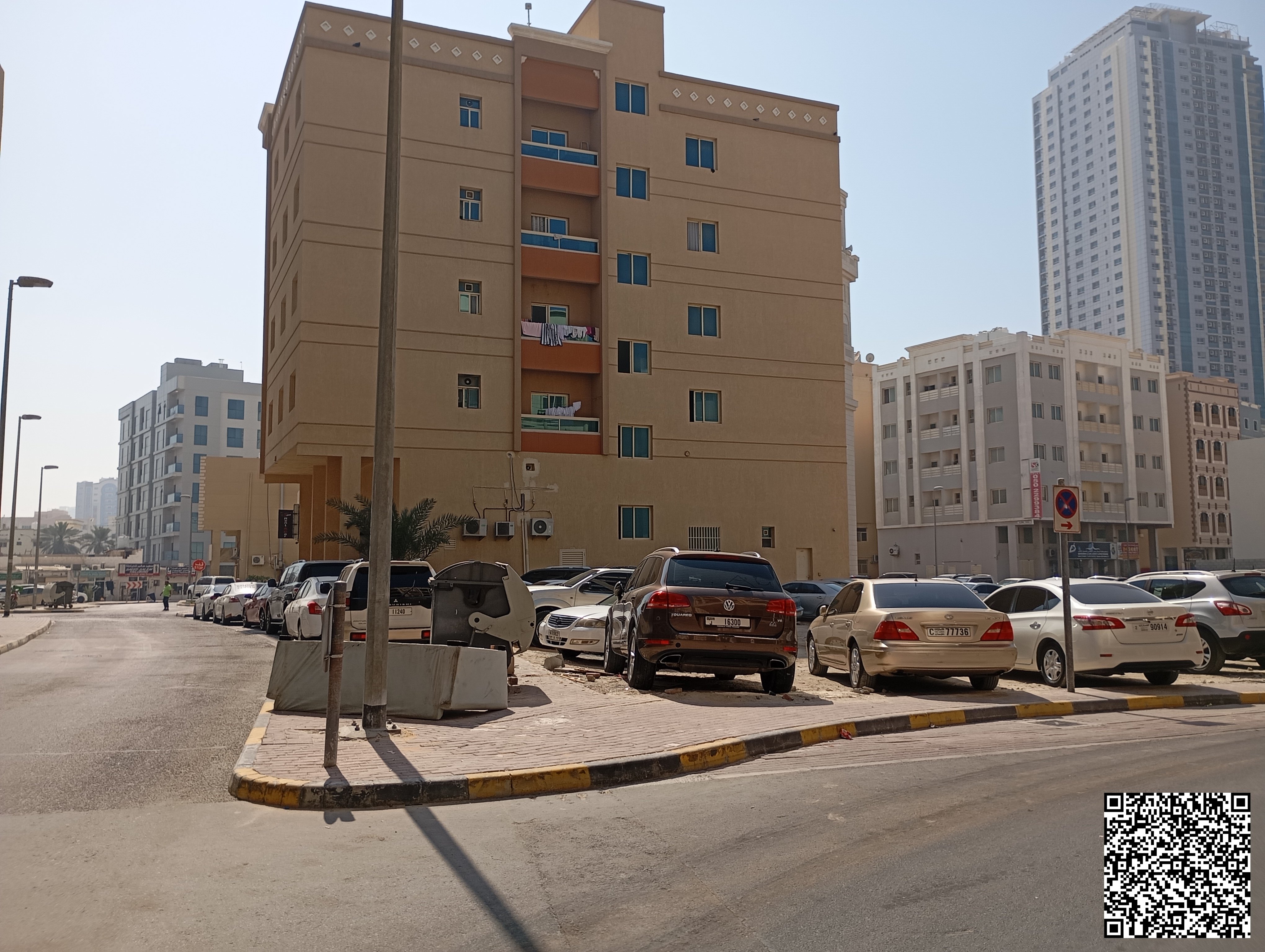 Commercial land G+4, corner, close to the Corniche.