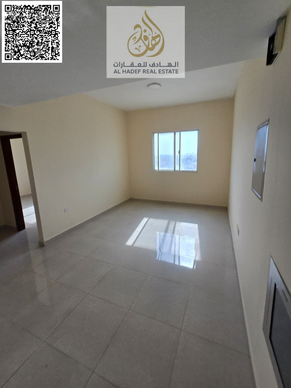 One-bedroom apartment with living room, two bathrooms, balcony, parking inside the building, and central gas. Excellent location in Rawda 1, behind Al