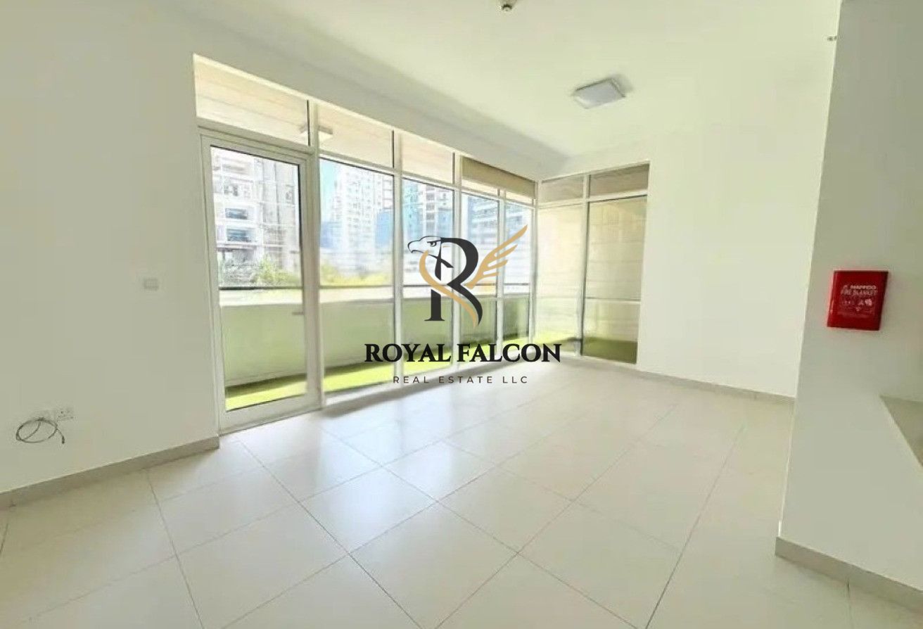 UNFURNIESHED| COMMMUNITY VIEW| SPACIOUS