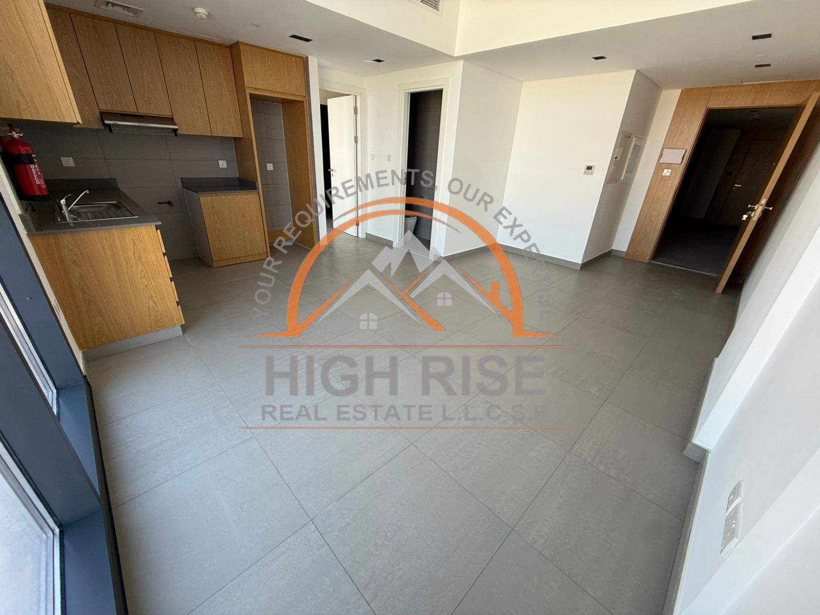 SPACIOUS UNIT ! LUXURY LIFESTYLE! ALL AMENITIES! BEAUTIFUL VIEW