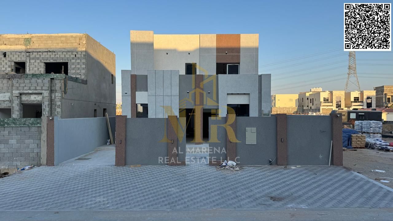 A distinctive villa in Al-Haliyo, featuring 2-3 master bedrooms, a living room, a modern kitchen, and practical spaces. Price includes registration fe