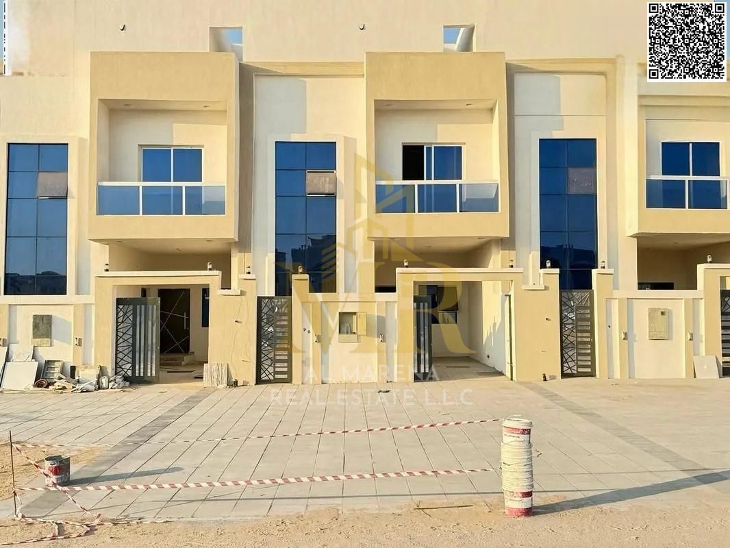 A fully equipped villa in Al-Haliyo 2 - 4 master bedrooms with a living room and modern kitchen, including all services.