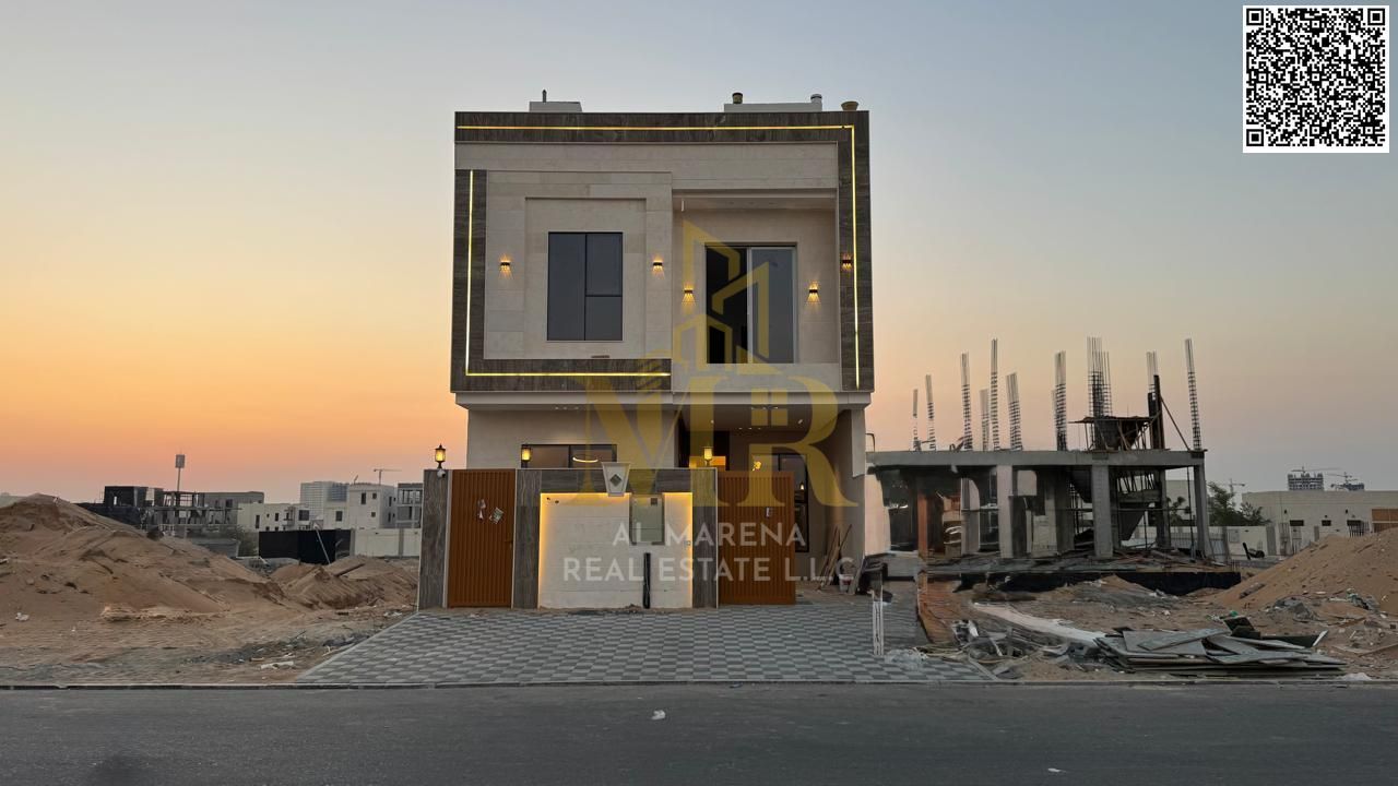 A distinctive villa in Al-Haliyo 2 - 4 master bedrooms with a living room and modern kitchen, price including registration fees and air conditioning.