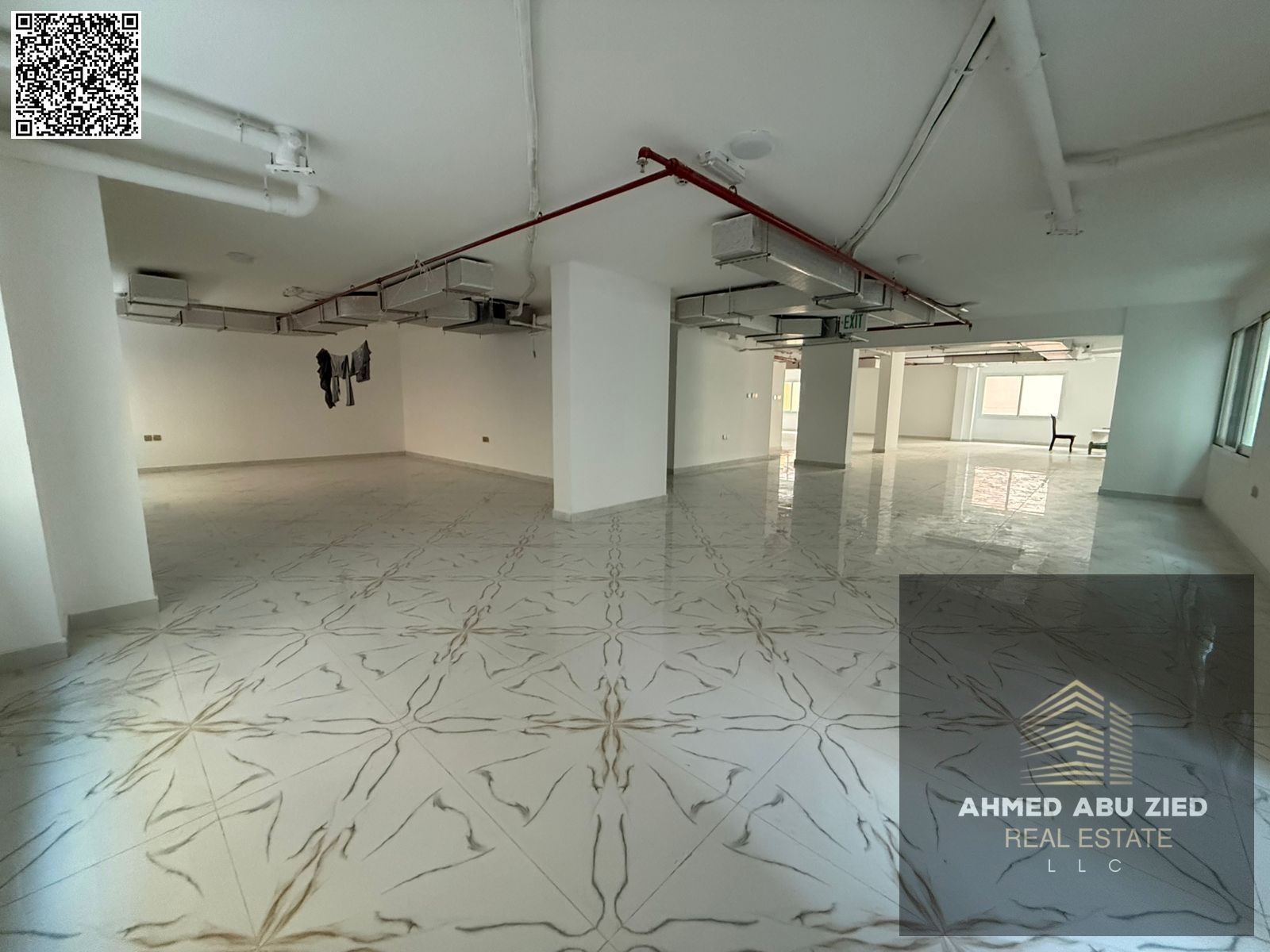 Commercial floor/company HQ for annual rent in Al Mowaihat 3, 2500 sqft, central AC, 1 month free, prime location near Dubai exit & schools.