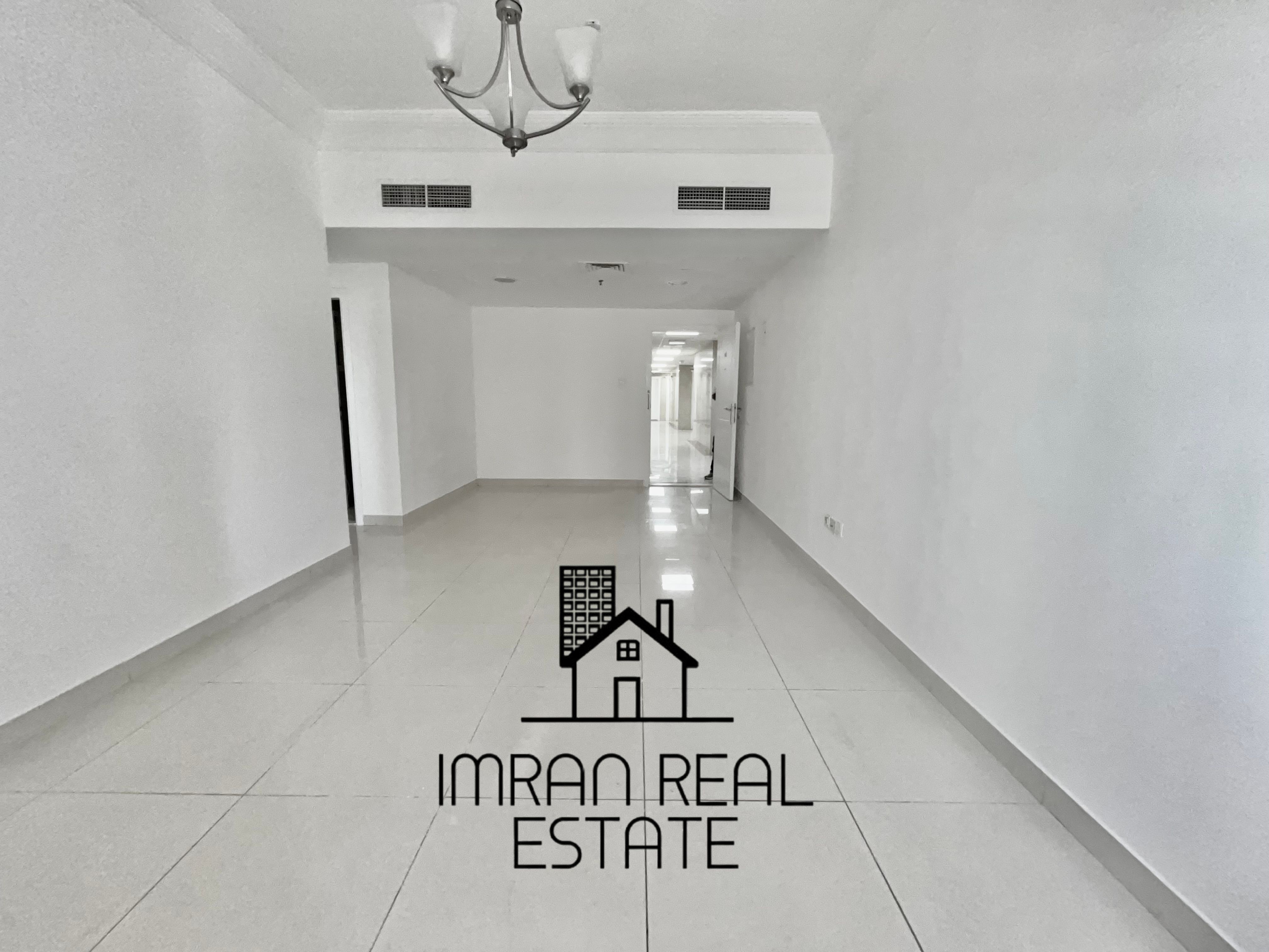 Suspecious 2 BHK With Sea View In a family