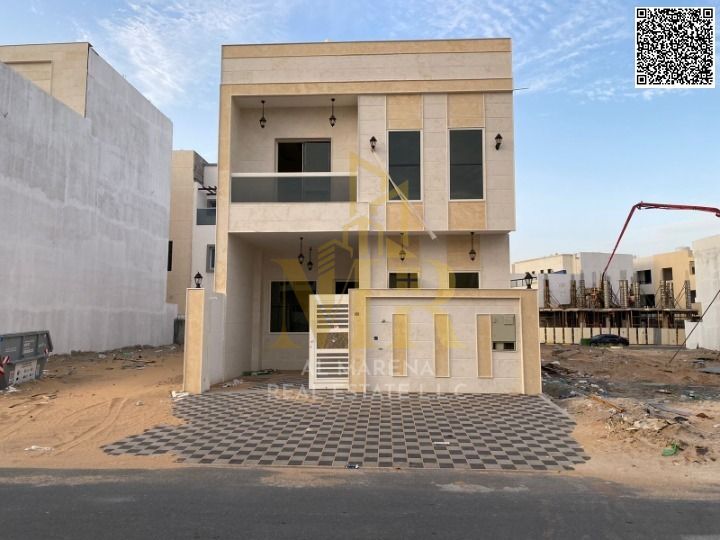 Luxury villa in Al-Haliyo 1, 5 master bedrooms, modern design, and 1800 sq ft.