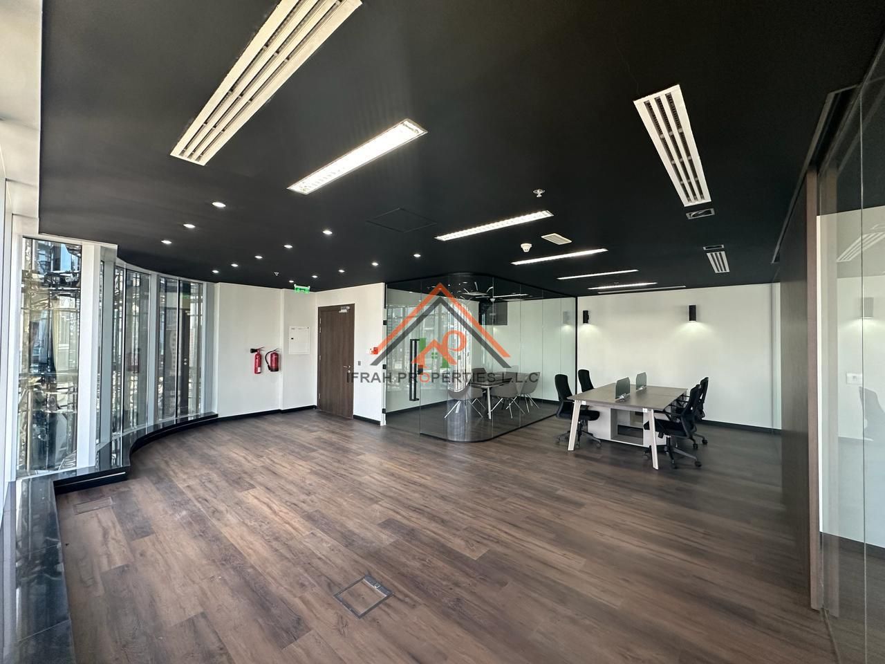 Furnished Office | Canal Views | Partitioned Layout