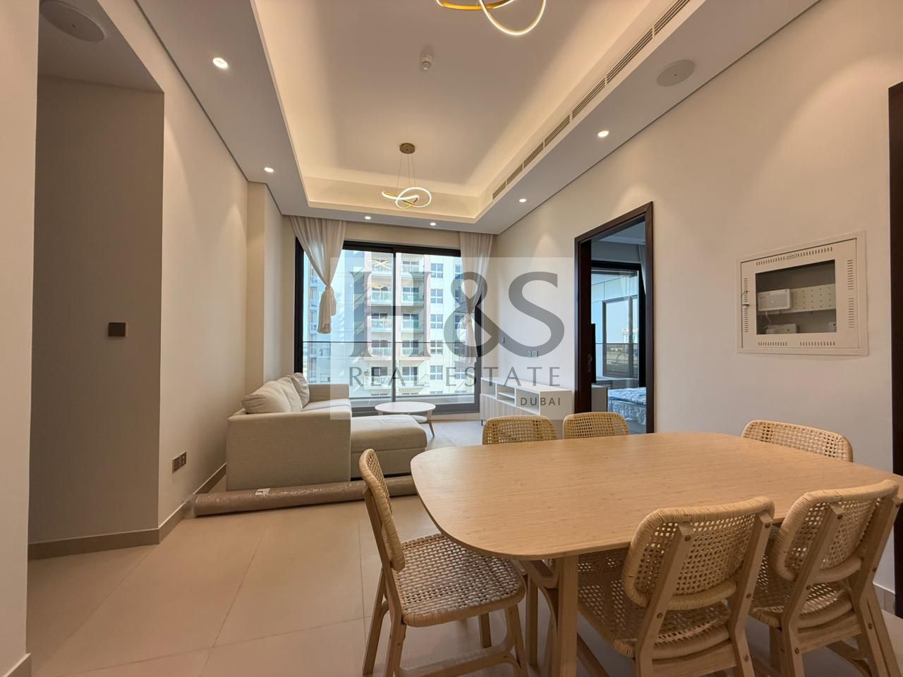 2 Bed Ensuite- Furnished- close kitchen-Balcony