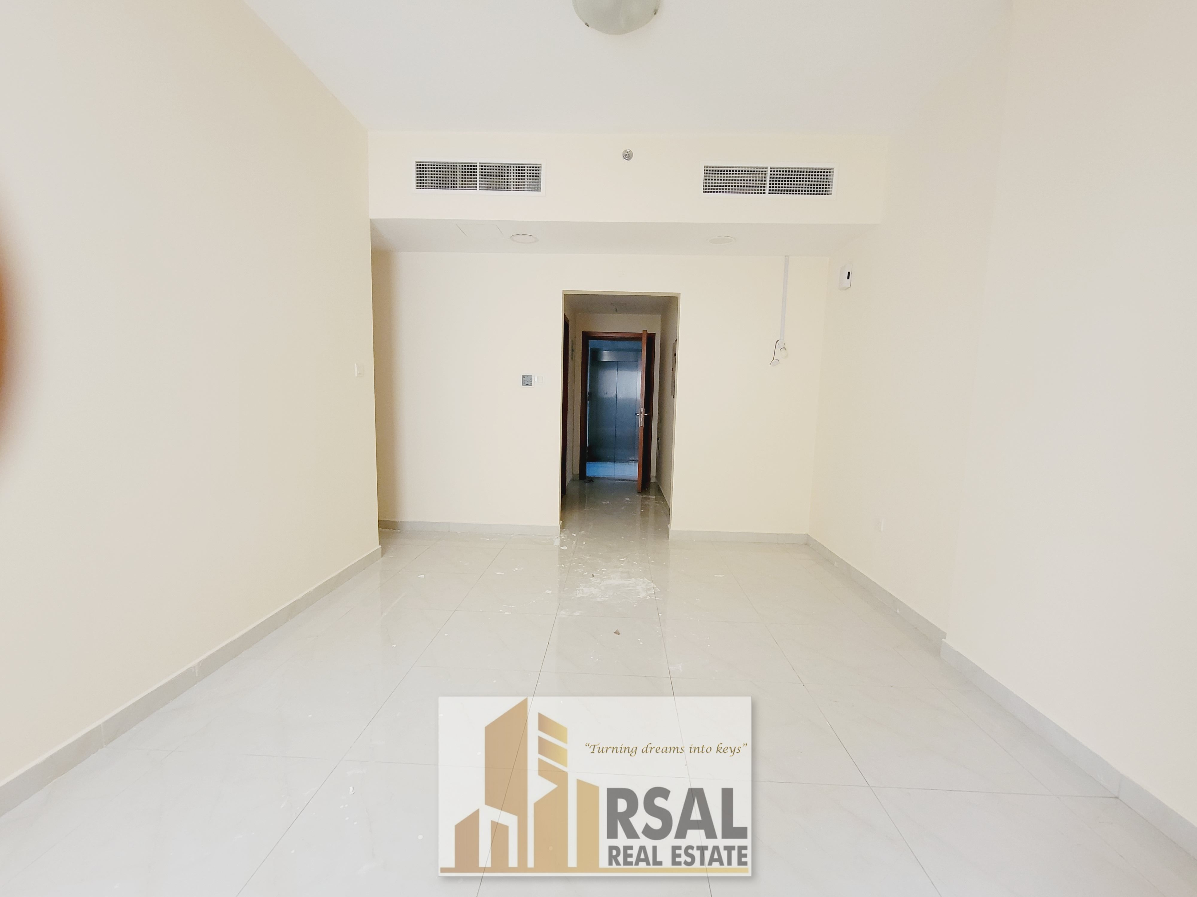 Spacious apartment 1 Bedroom Hall// School zone area// Ready to move// full family building