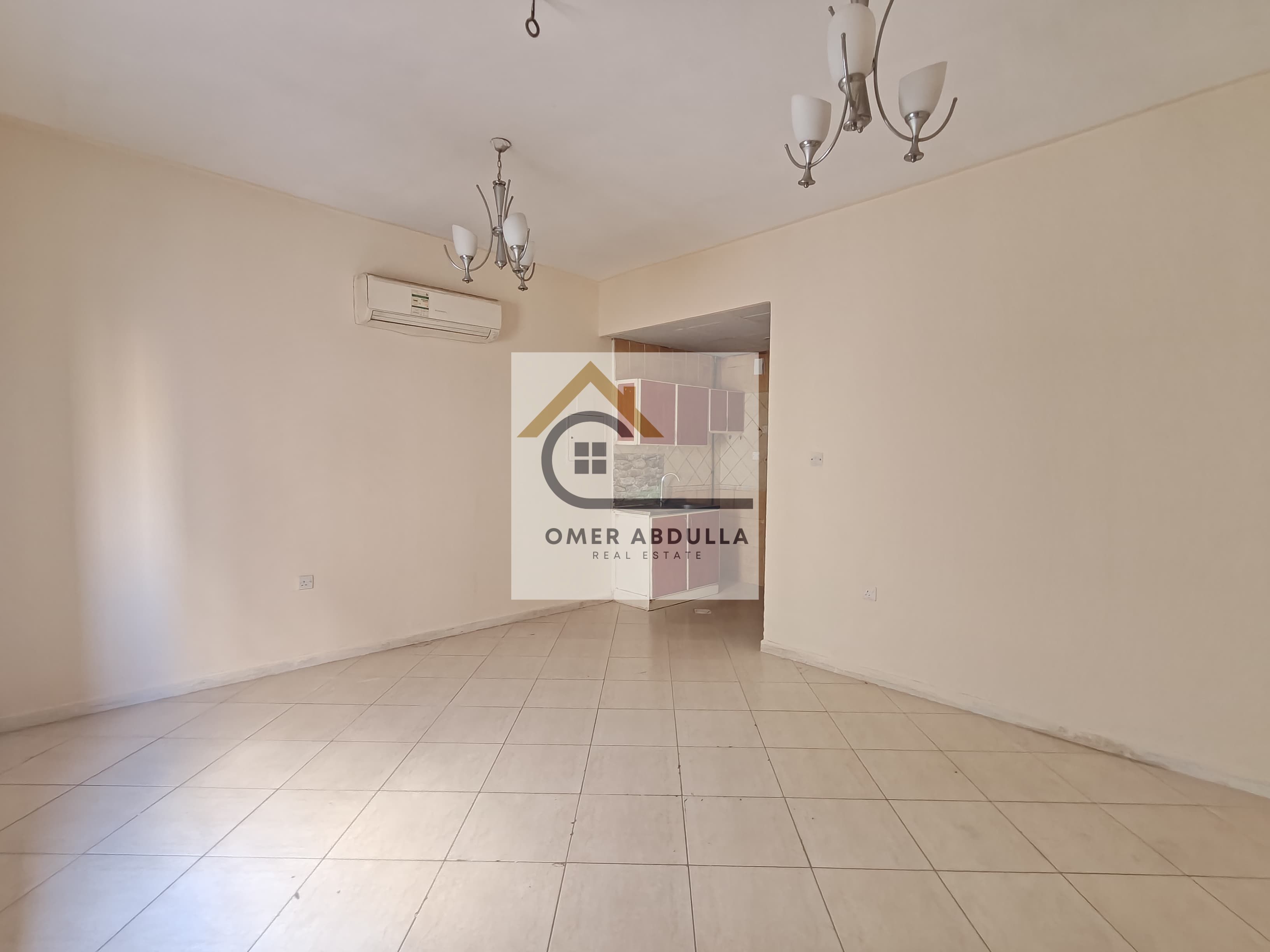 Spacious Studio apartment | closed kitchen | Near by family super market