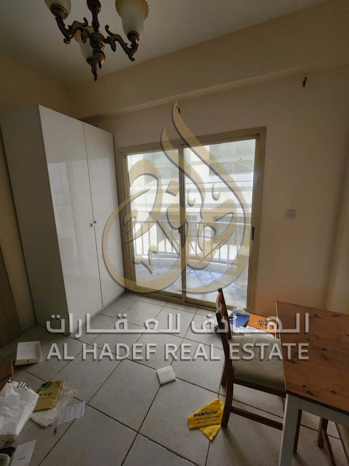One-bedroom apartment with balcony and walled entrance – practical layout, excellent ventilation, and flexible payment options.