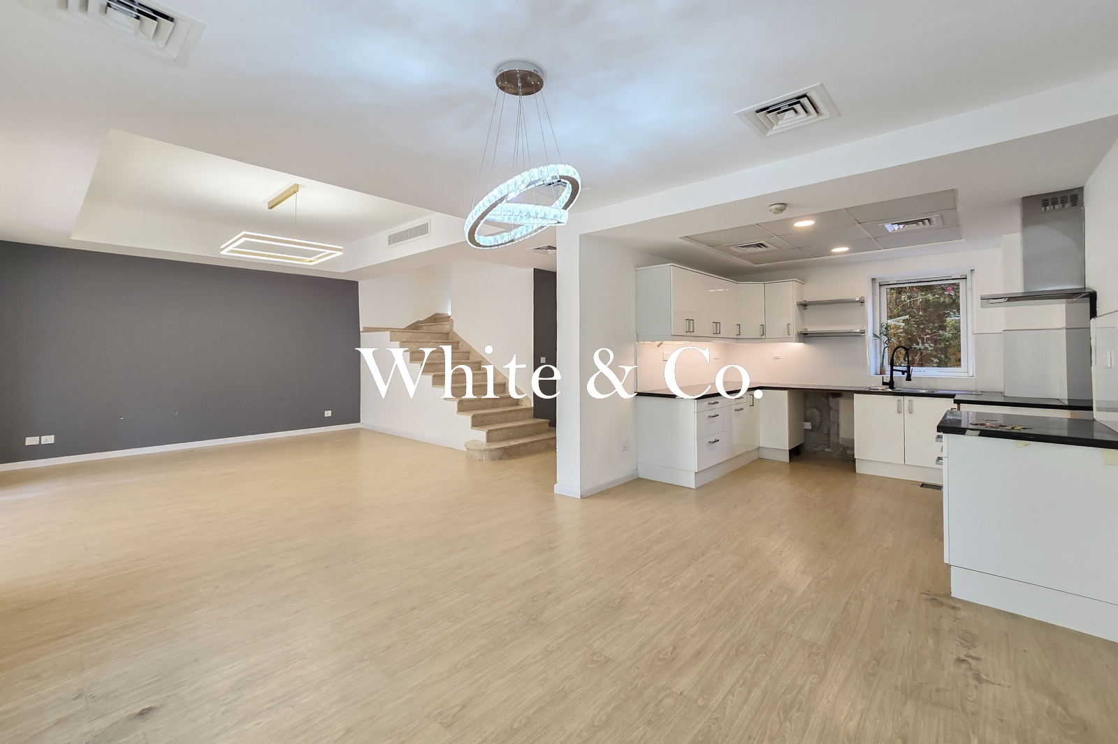 Vacant | Upgraded & Extended | Landscaped