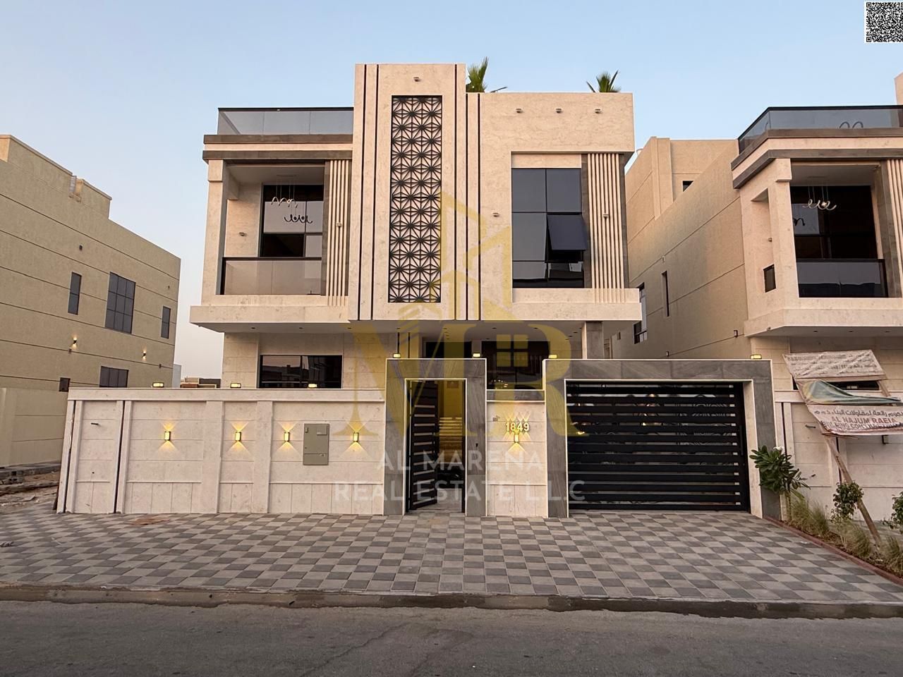 A distinctive villa with high-end personal finishing and complete specifications, including an elevator and rooftop terrace, ready for immediate occup