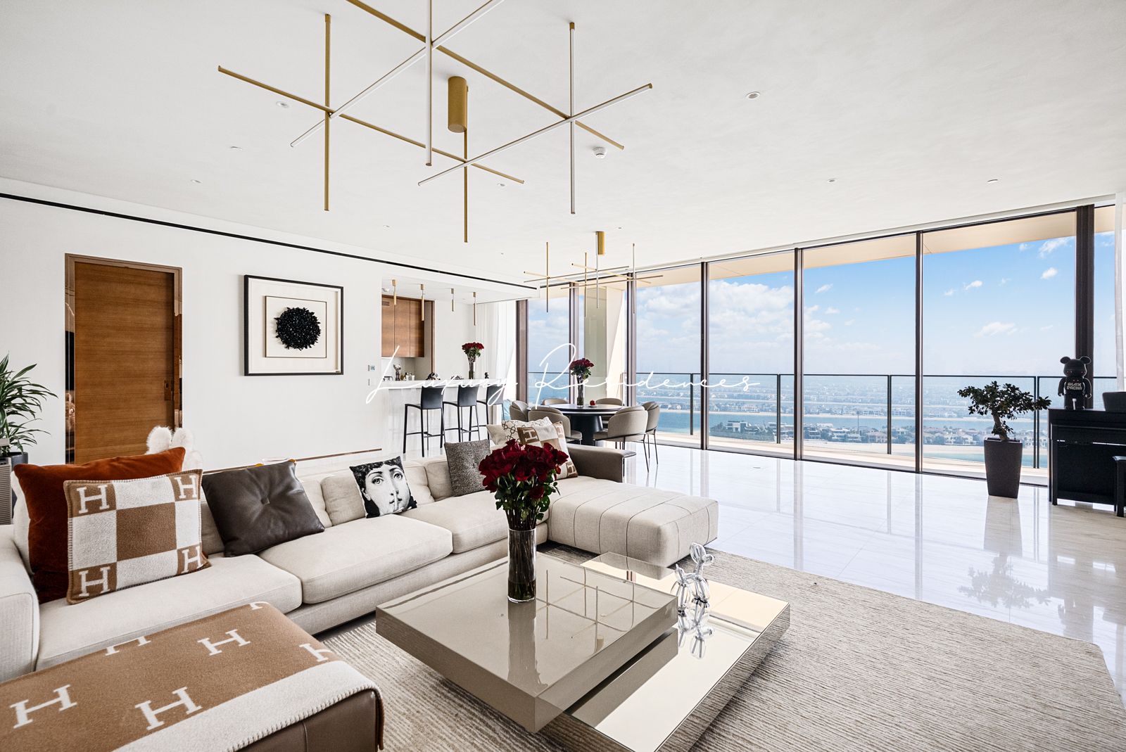 A REFINED MINIMALIST SANCTUARY WITH SERENE VIEWS