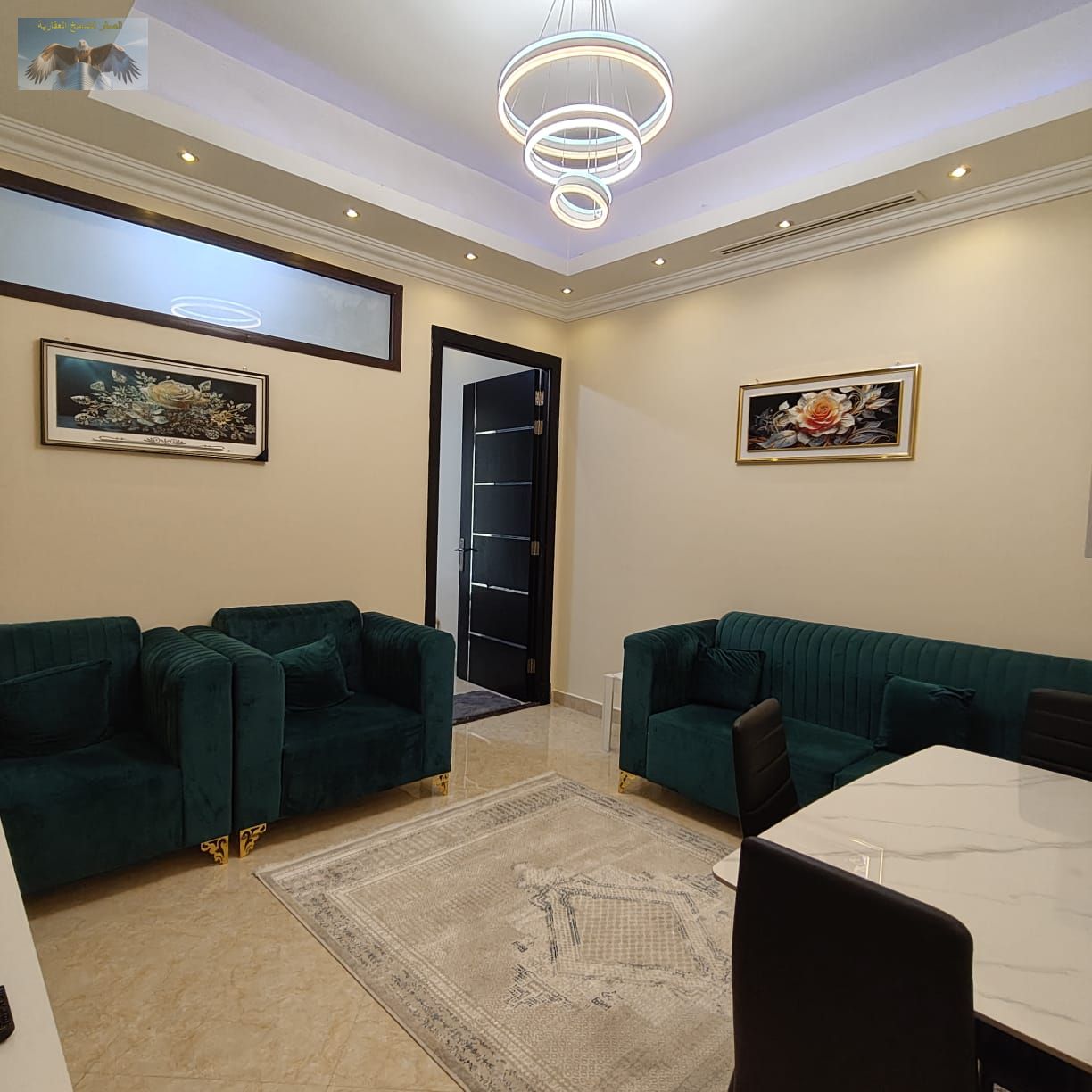 A unique and wonderful opportunity for monthly rent: a one-bedroom apartment with a great location and stunning views.