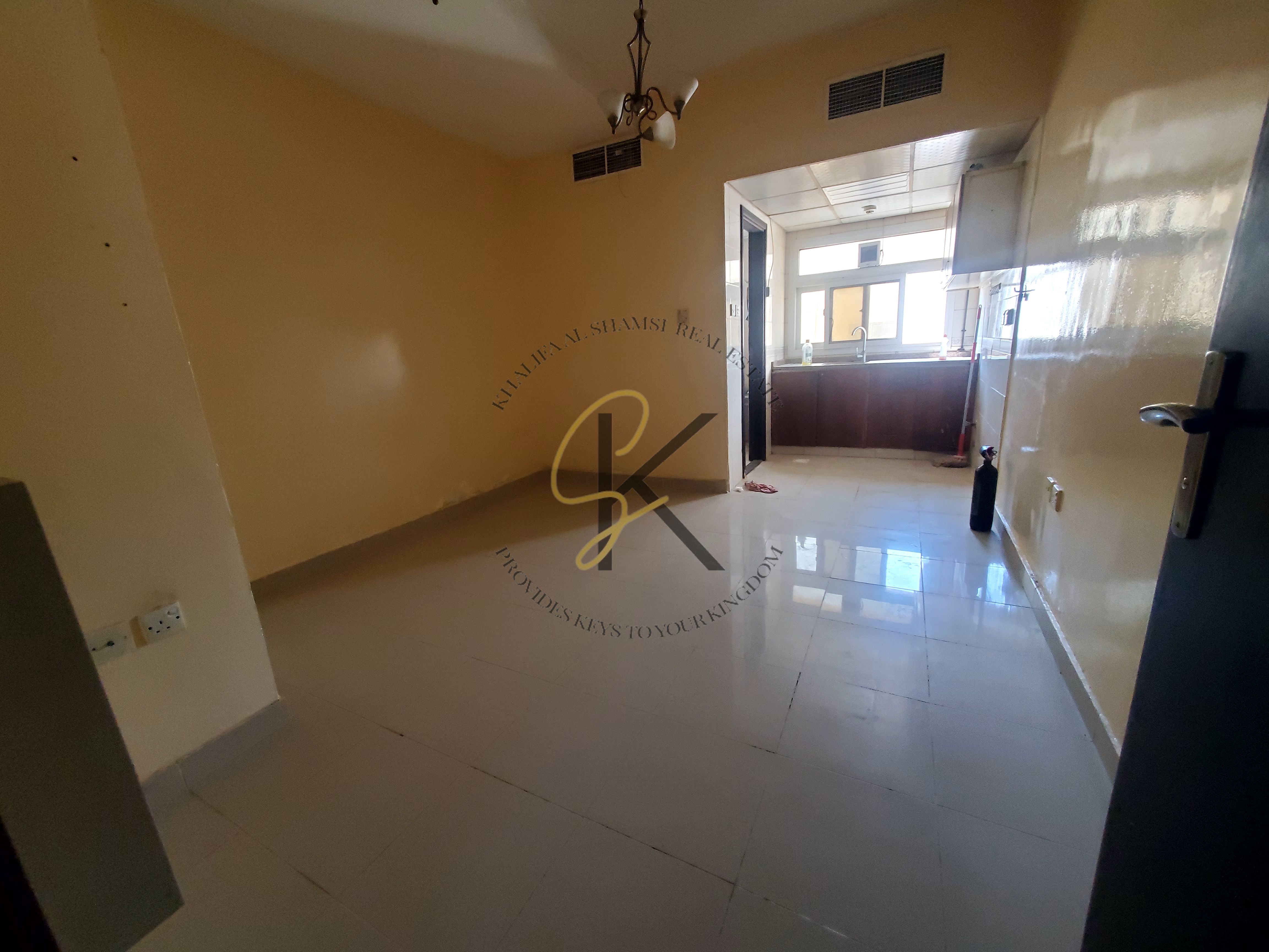 Spacious Studio With Separate Kitchen Easy Exit To Dubai
